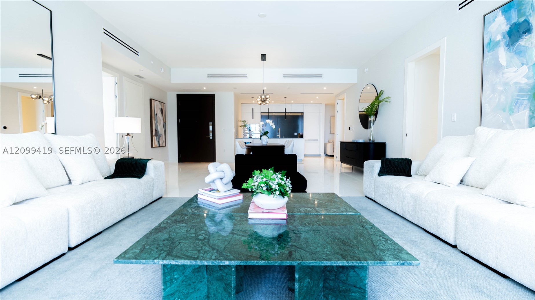 image Aston Martin Residences8