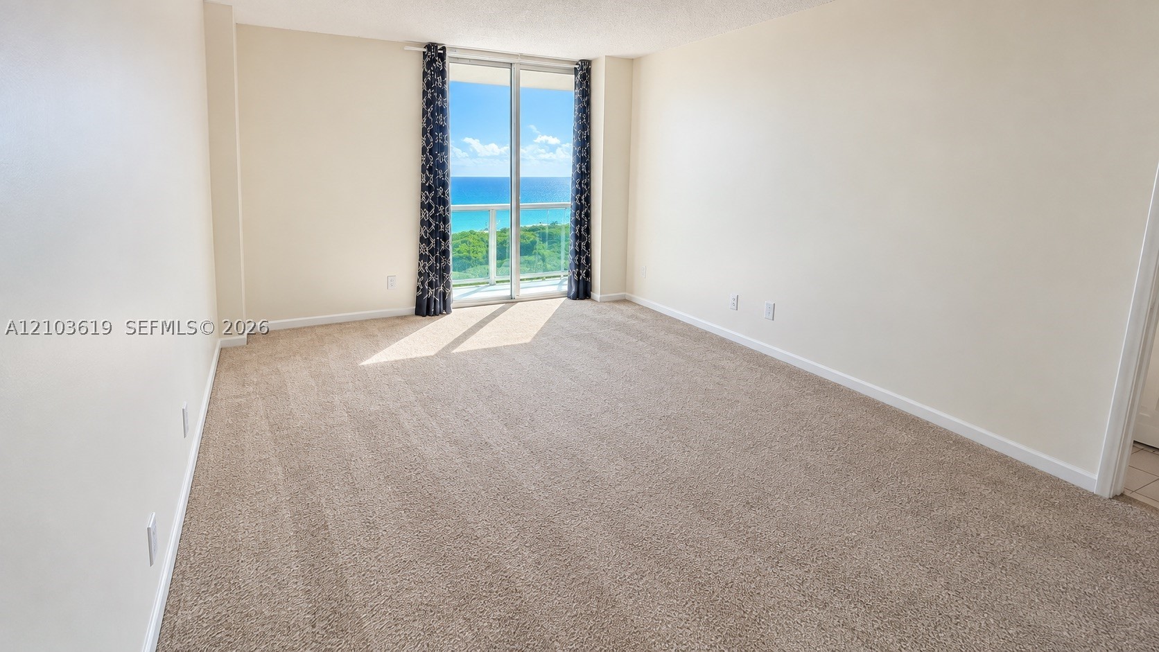 image Arlen House East12