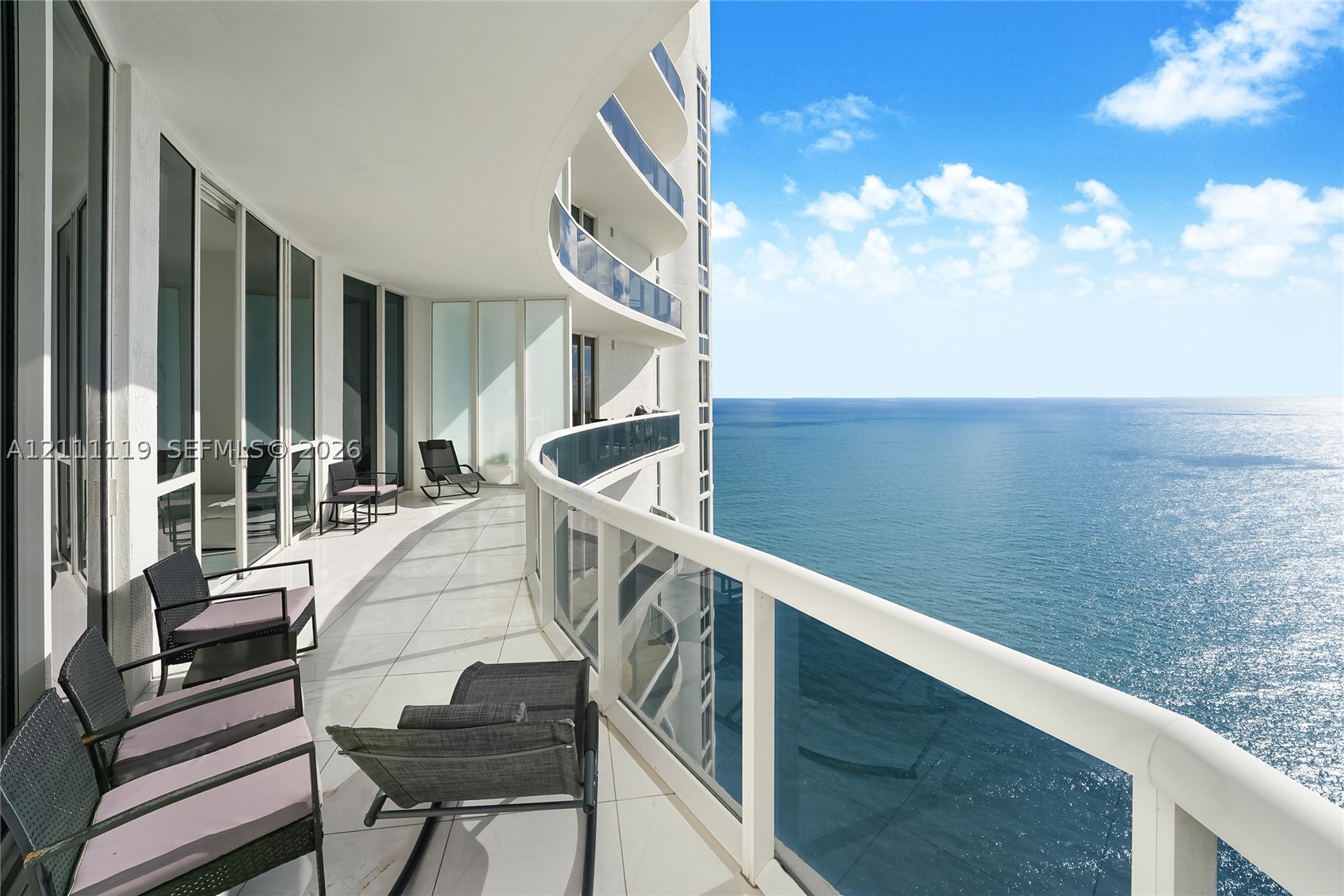 15901 Collins Ave #3907