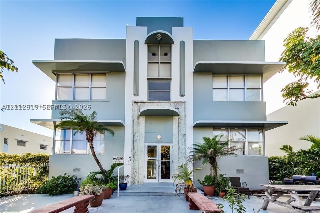 900 Jefferson Ave #6