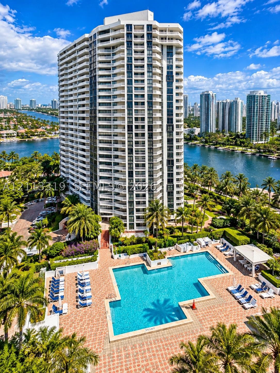 1000 W Island Blvd #712