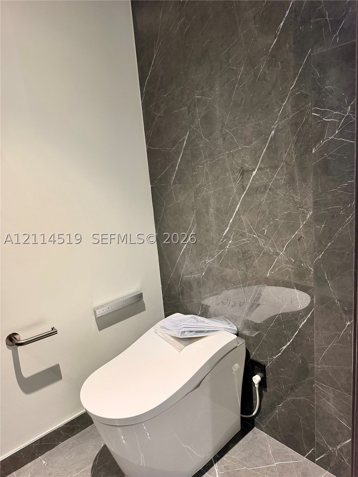image E11EVEN Hotel & Residences4
