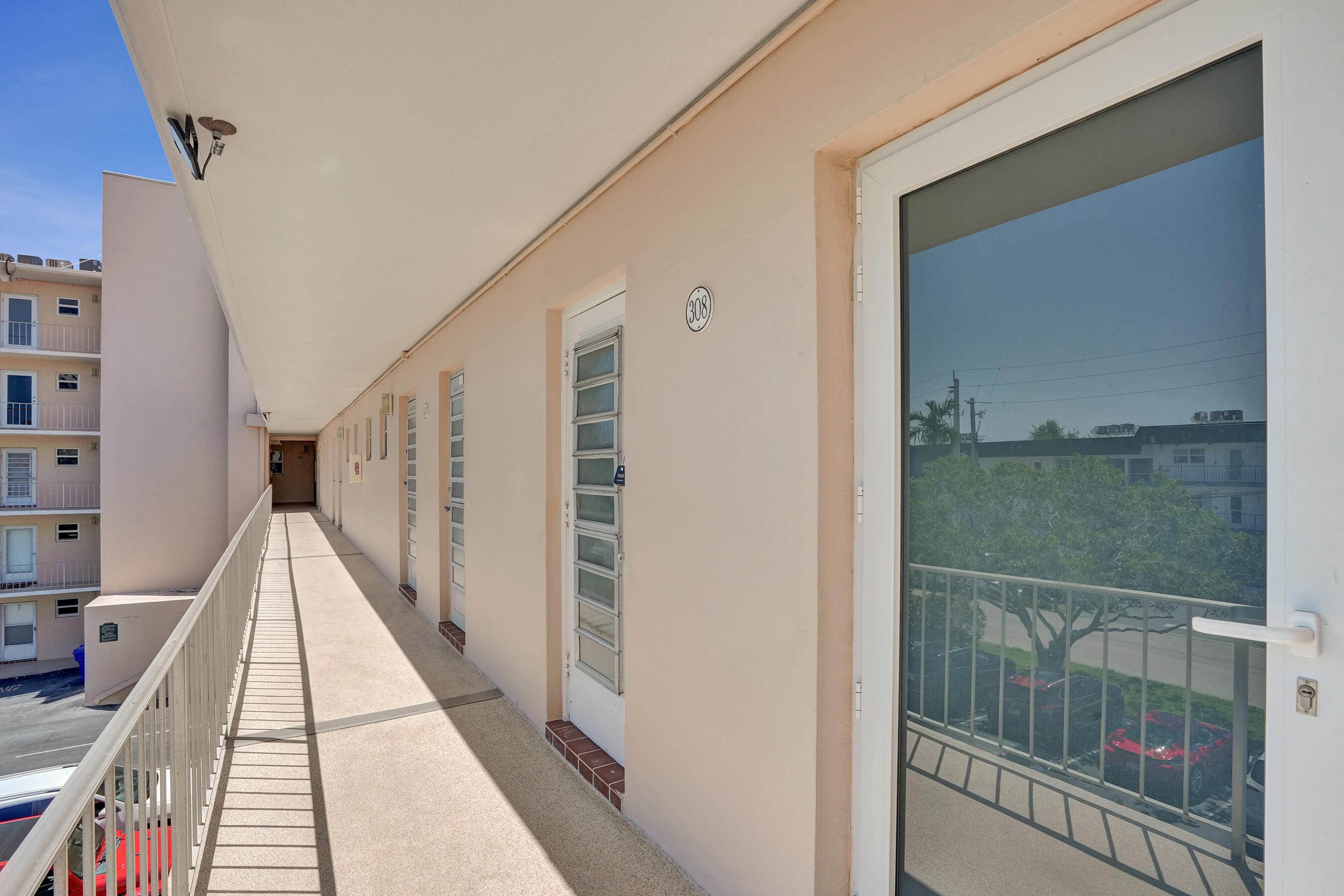 1481 S Ocean #308 Pompano Beach, FL 33062