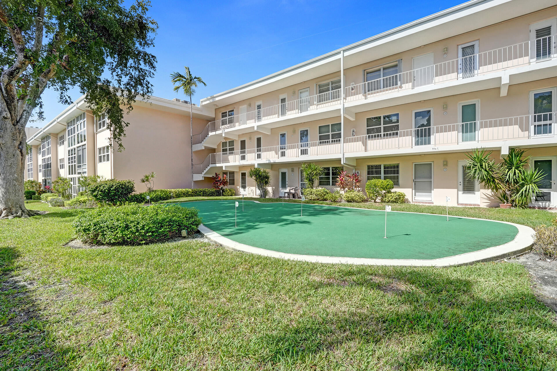 1481 S Ocean #308 Pompano Beach, FL 33062