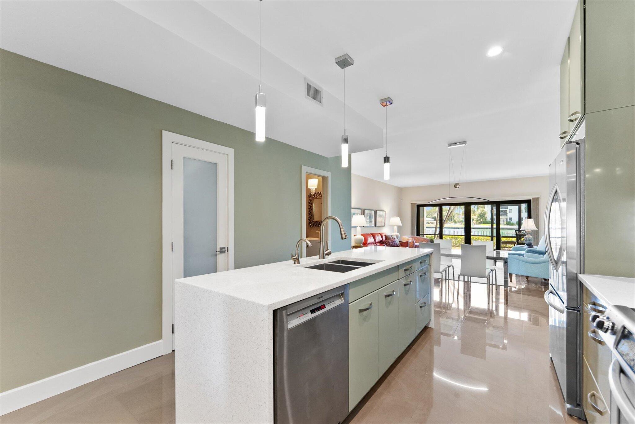 1301 N Riverside #10 Pompano Beach, FL 33062