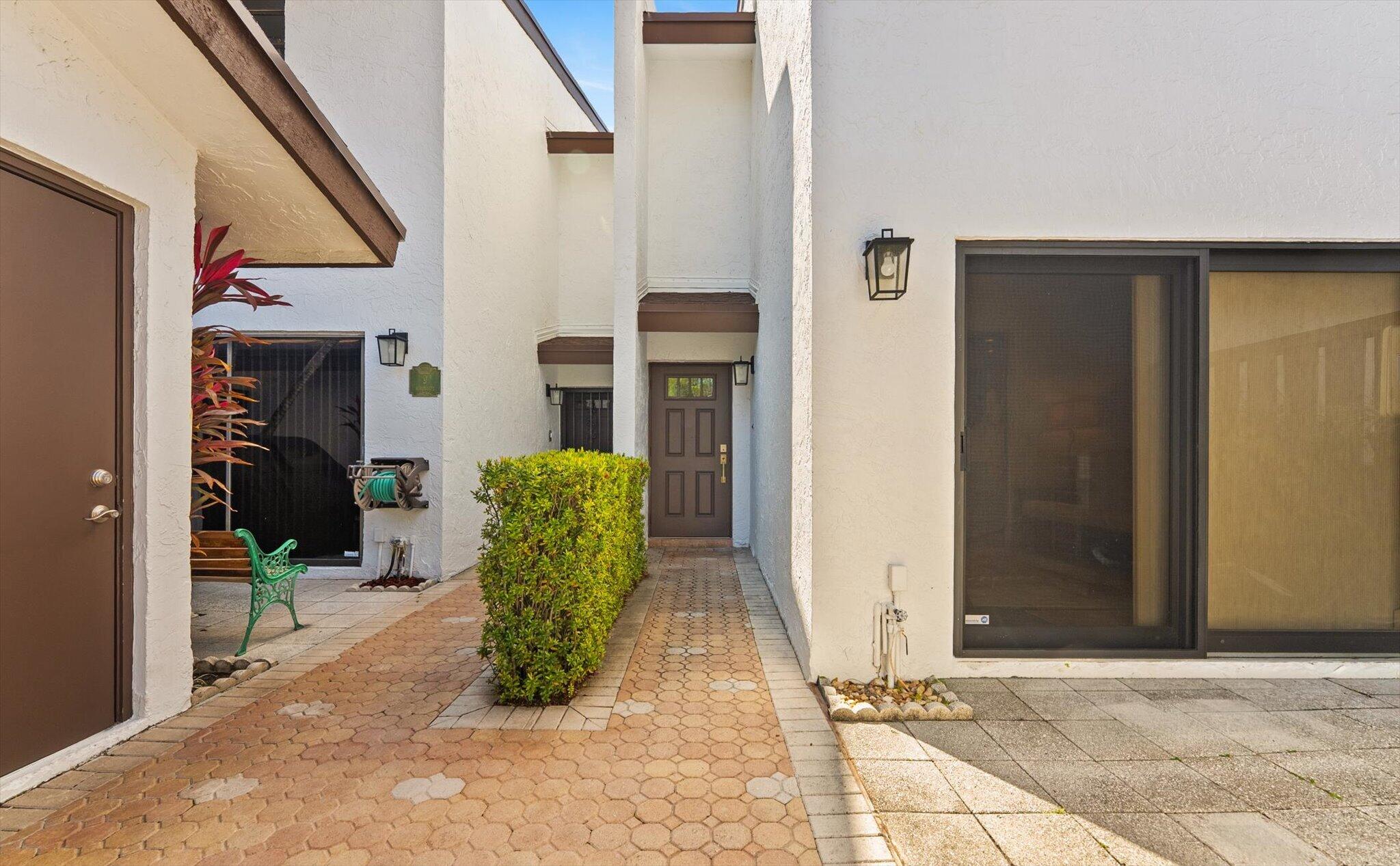 1301 N Riverside #10 Pompano Beach, FL 33062