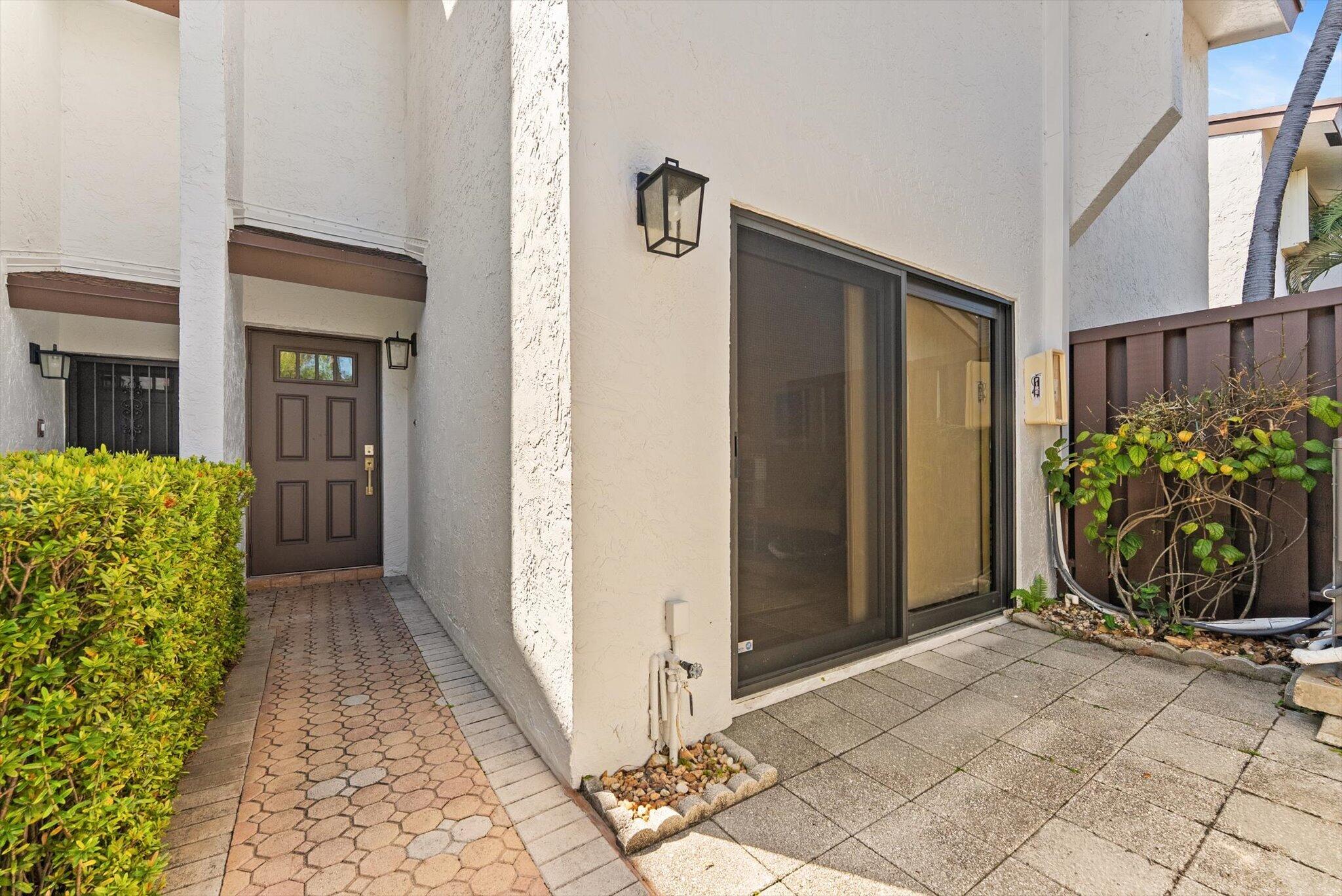 1301 N Riverside #10 Pompano Beach, FL 33062