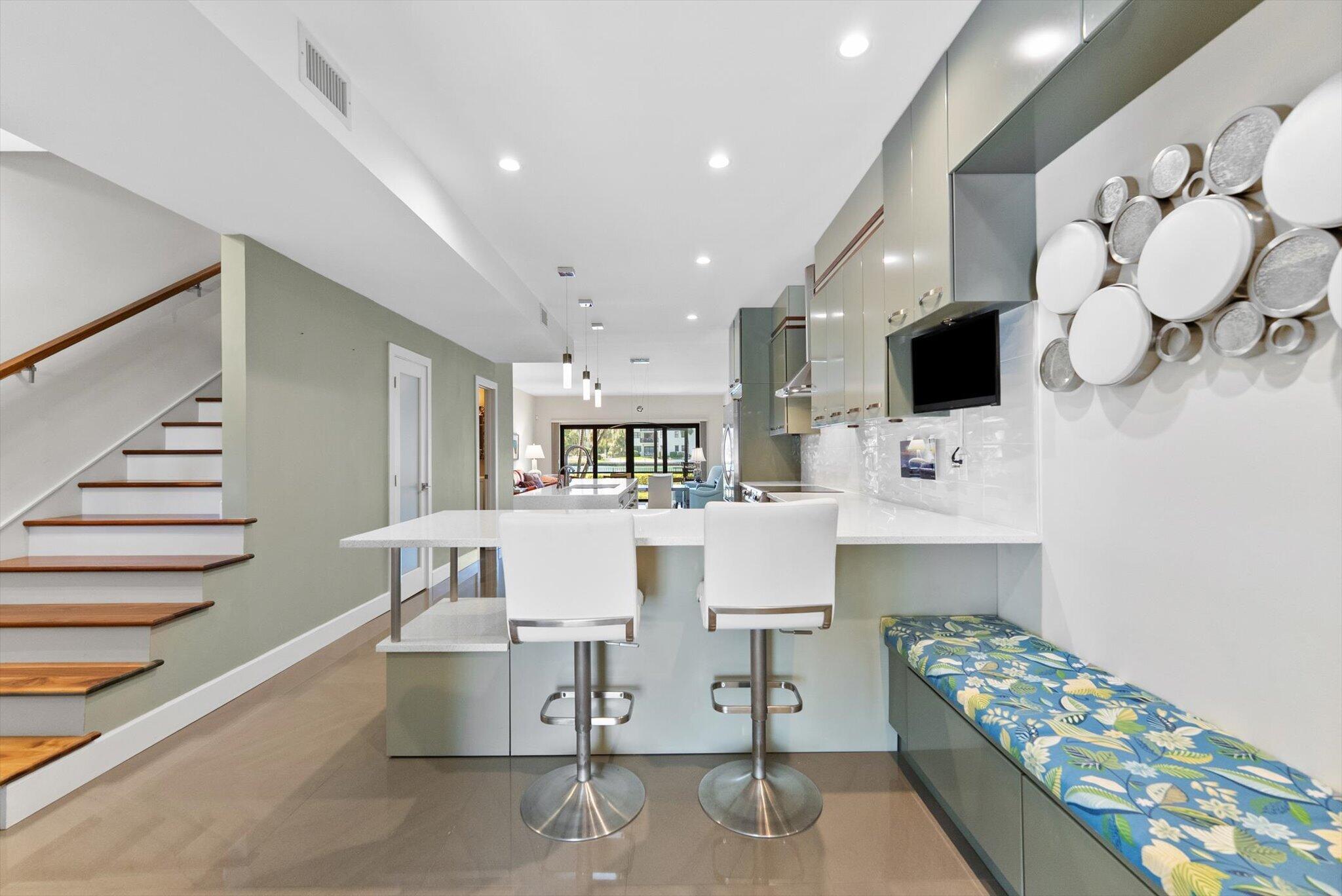 1301 N Riverside #10 Pompano Beach, FL 33062