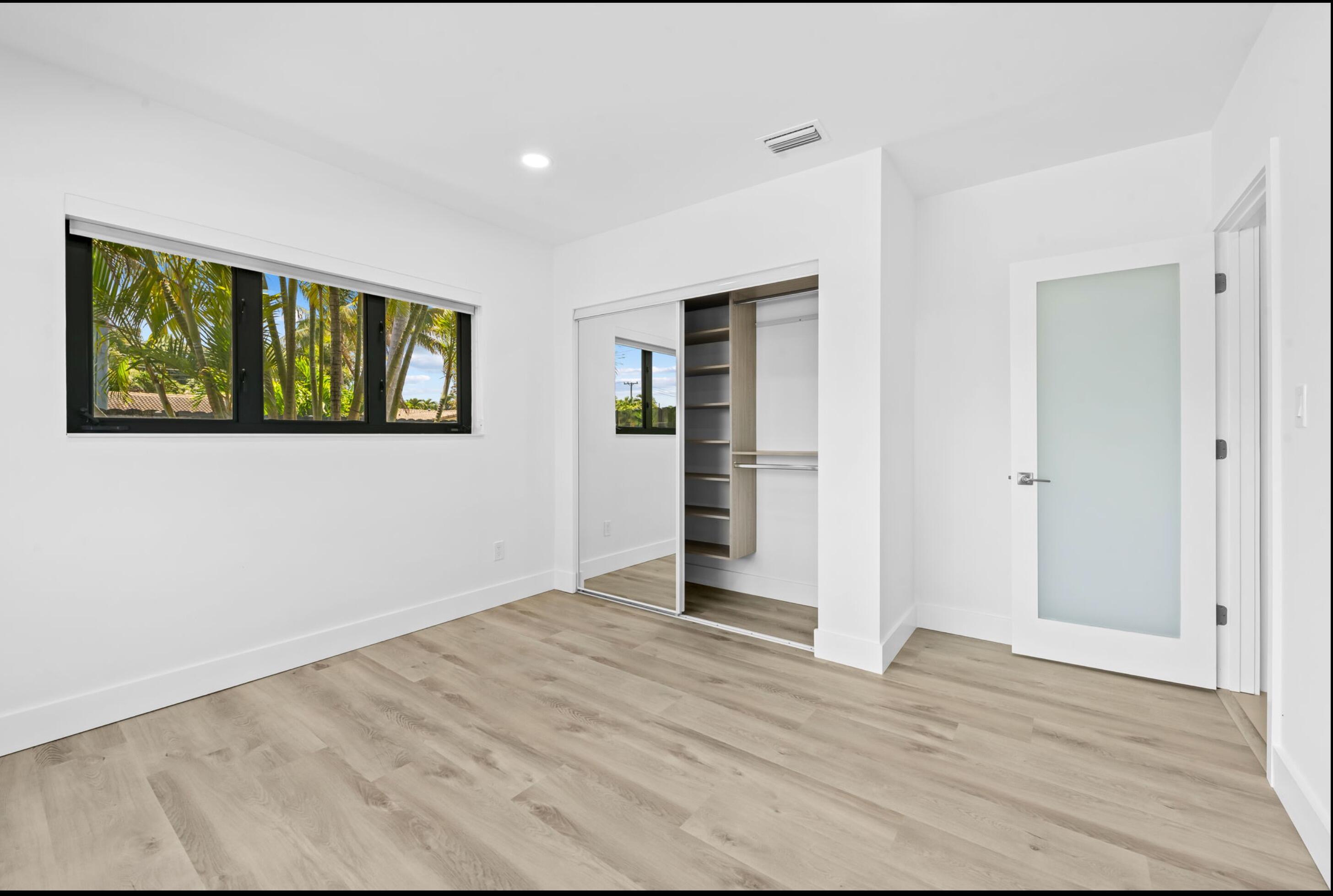2811 NE 53rd Lighthouse Point, FL 33064
