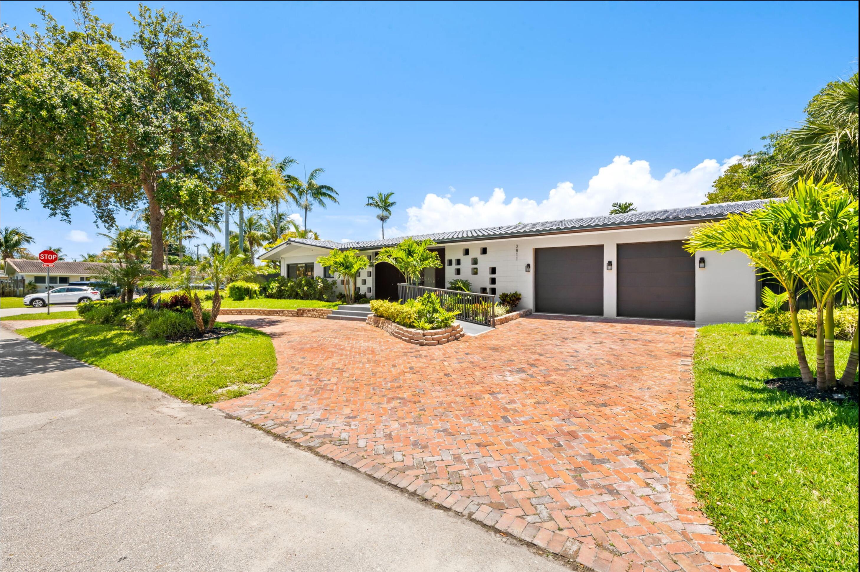 2811 NE 53rd Lighthouse Point, FL 33064