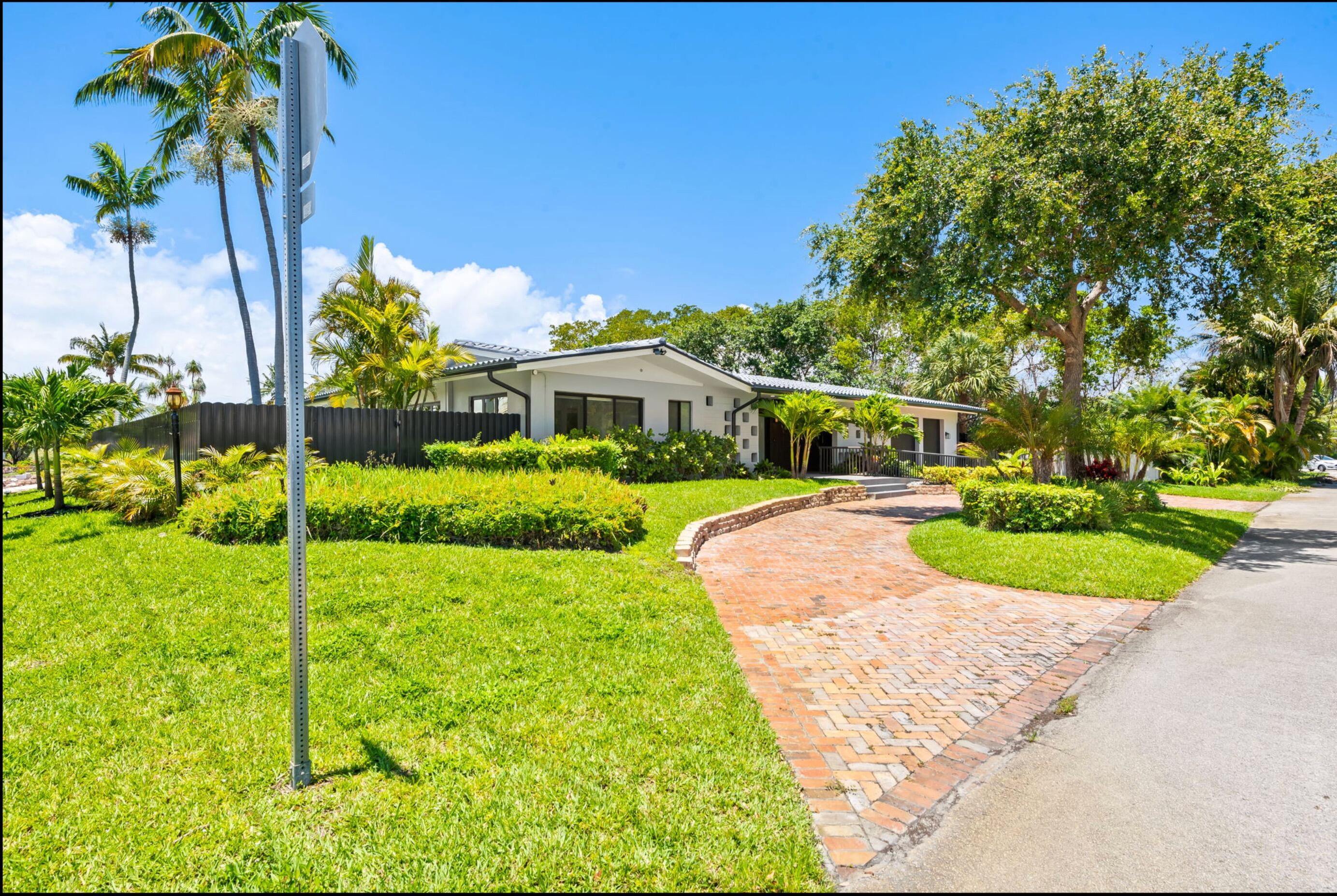 2811 NE 53rd Lighthouse Point, FL 33064
