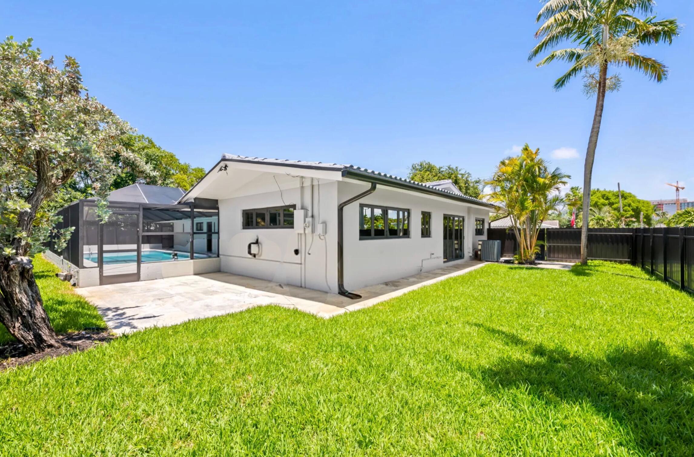 2811 NE 53rd Lighthouse Point, FL 33064