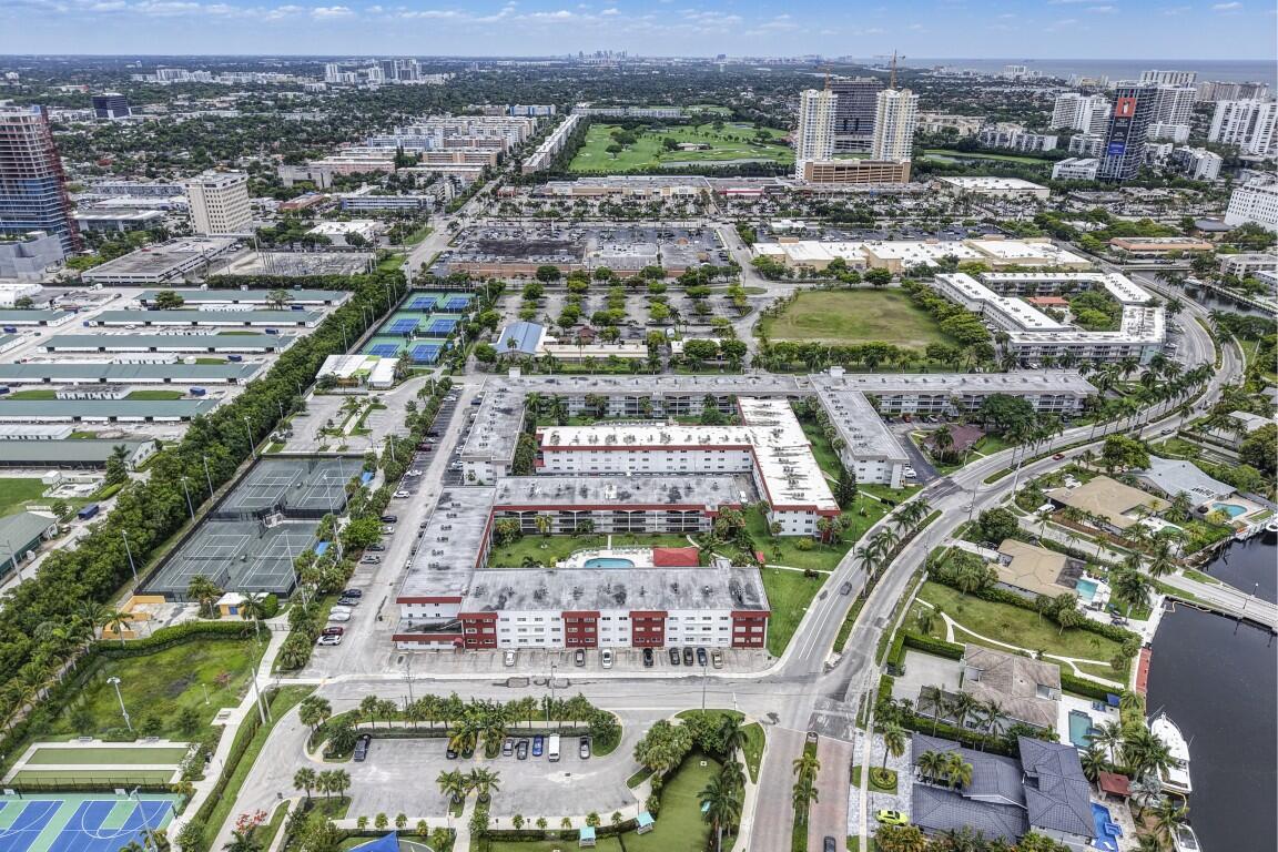 580 Egret #121 Hallandale Beach, FL 33009