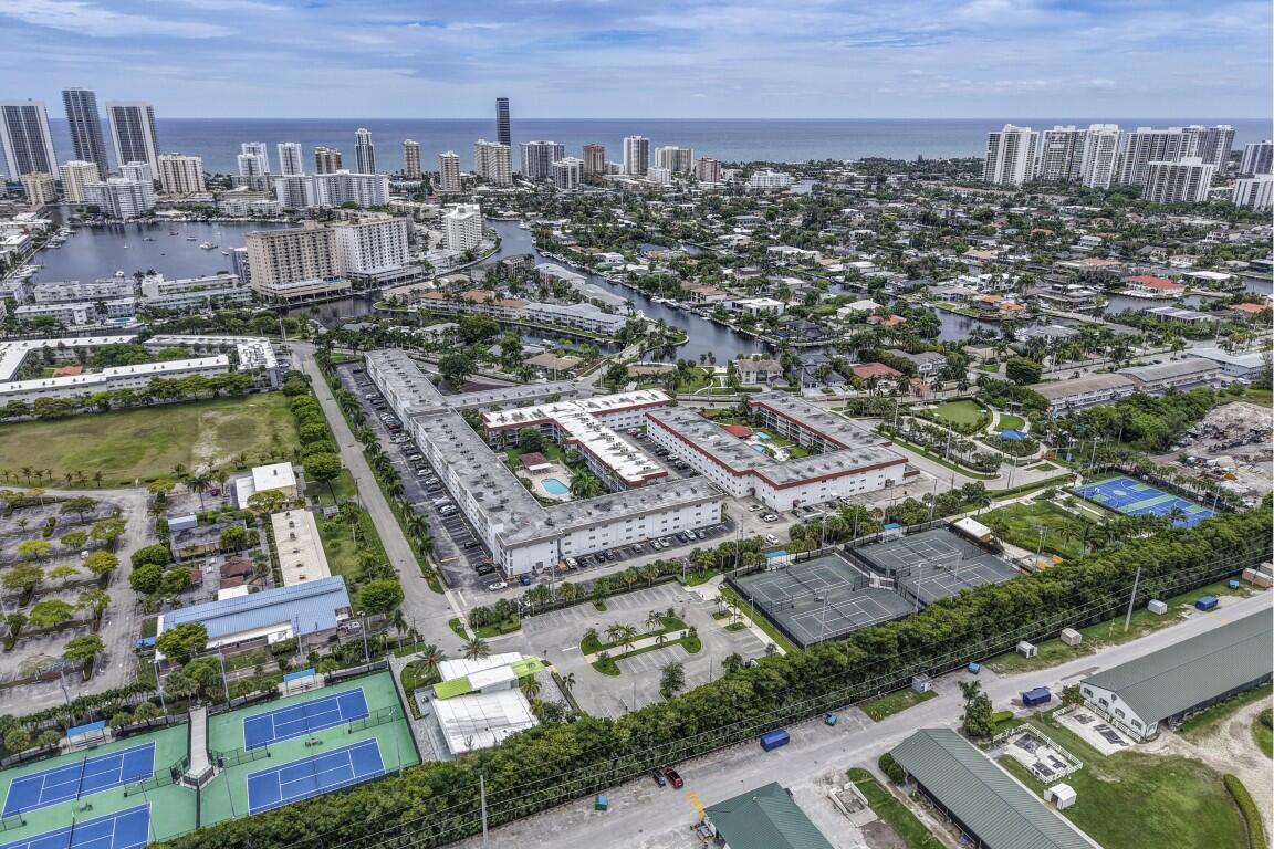 580 Egret #121 Hallandale Beach, FL 33009