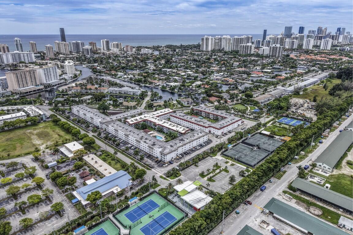 580 Egret #121 Hallandale Beach, FL 33009