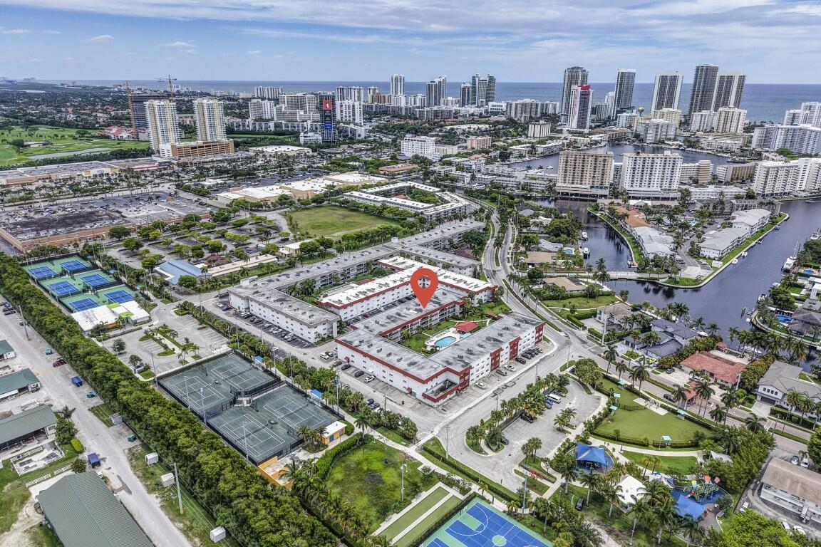 580 Egret #121 Hallandale Beach, FL 33009