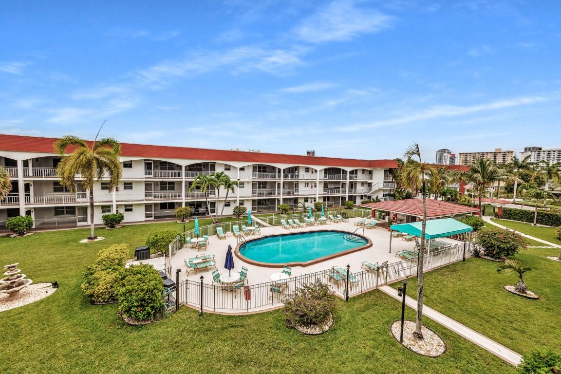 580 Egret #121 Hallandale Beach, FL 33009