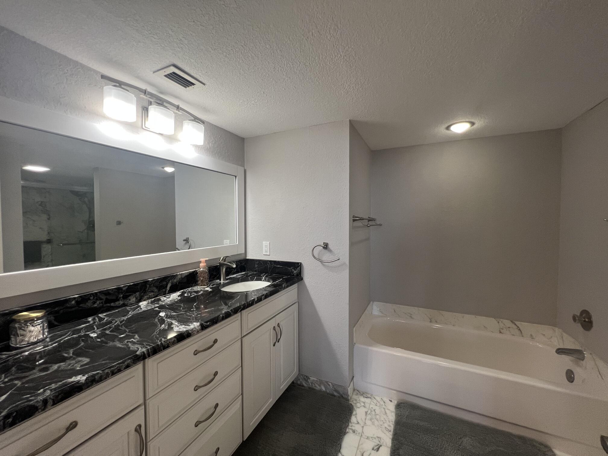 3400 N Ocean #803 Riviera Beach, FL 33404