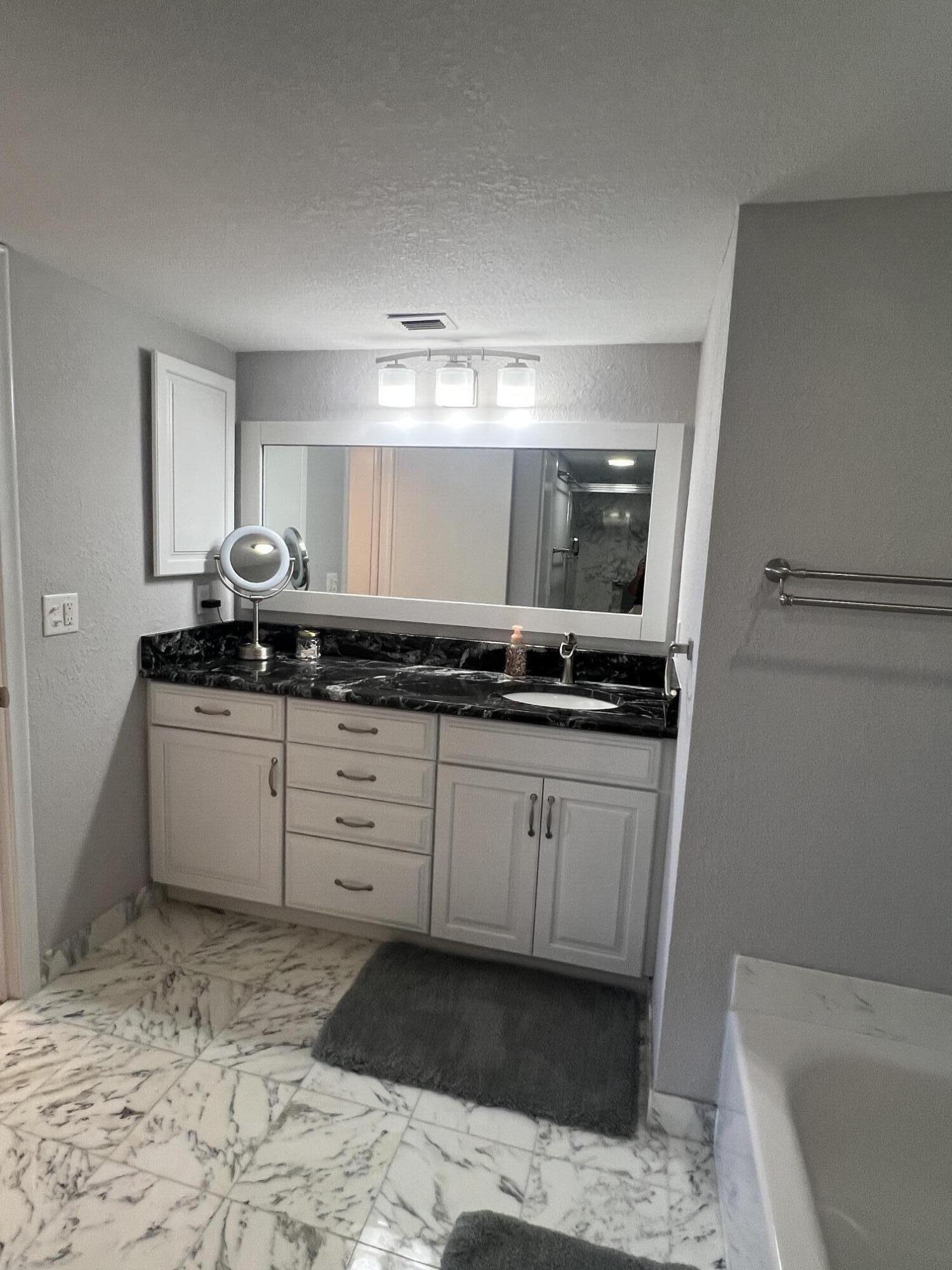 3400 N Ocean #803 Riviera Beach, FL 33404