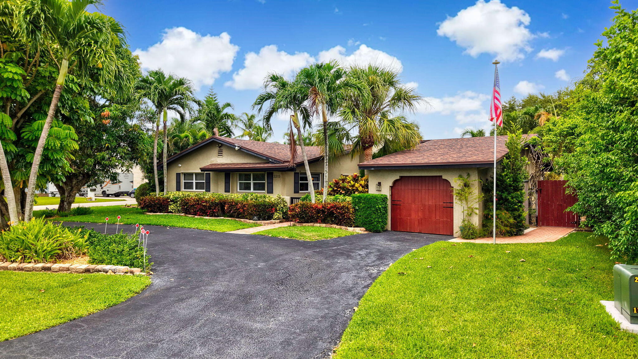 3315 Fernwood