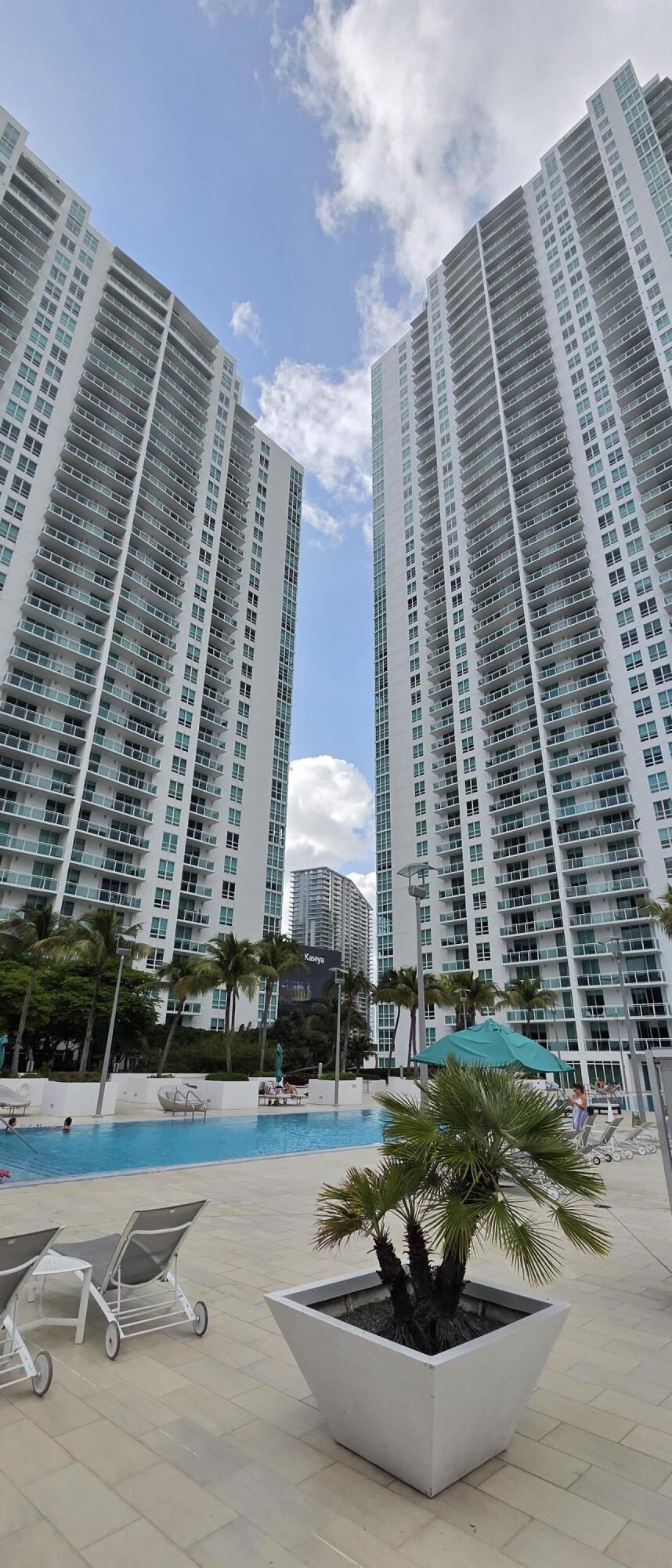 image The Plaza on Brickell West36