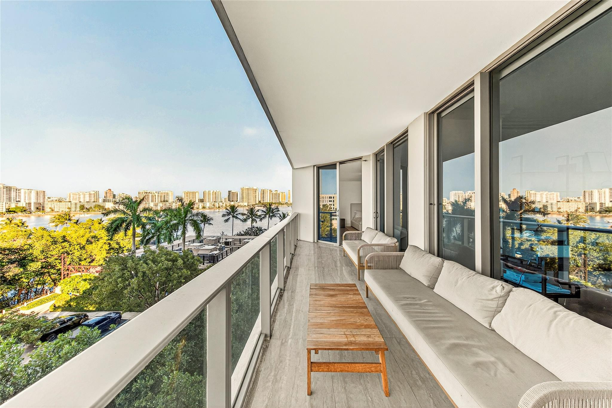 17301 Biscayne #506