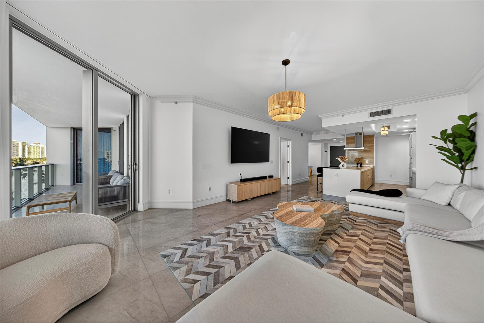17301 Biscayne #506 North Miami Beach, FL 33160