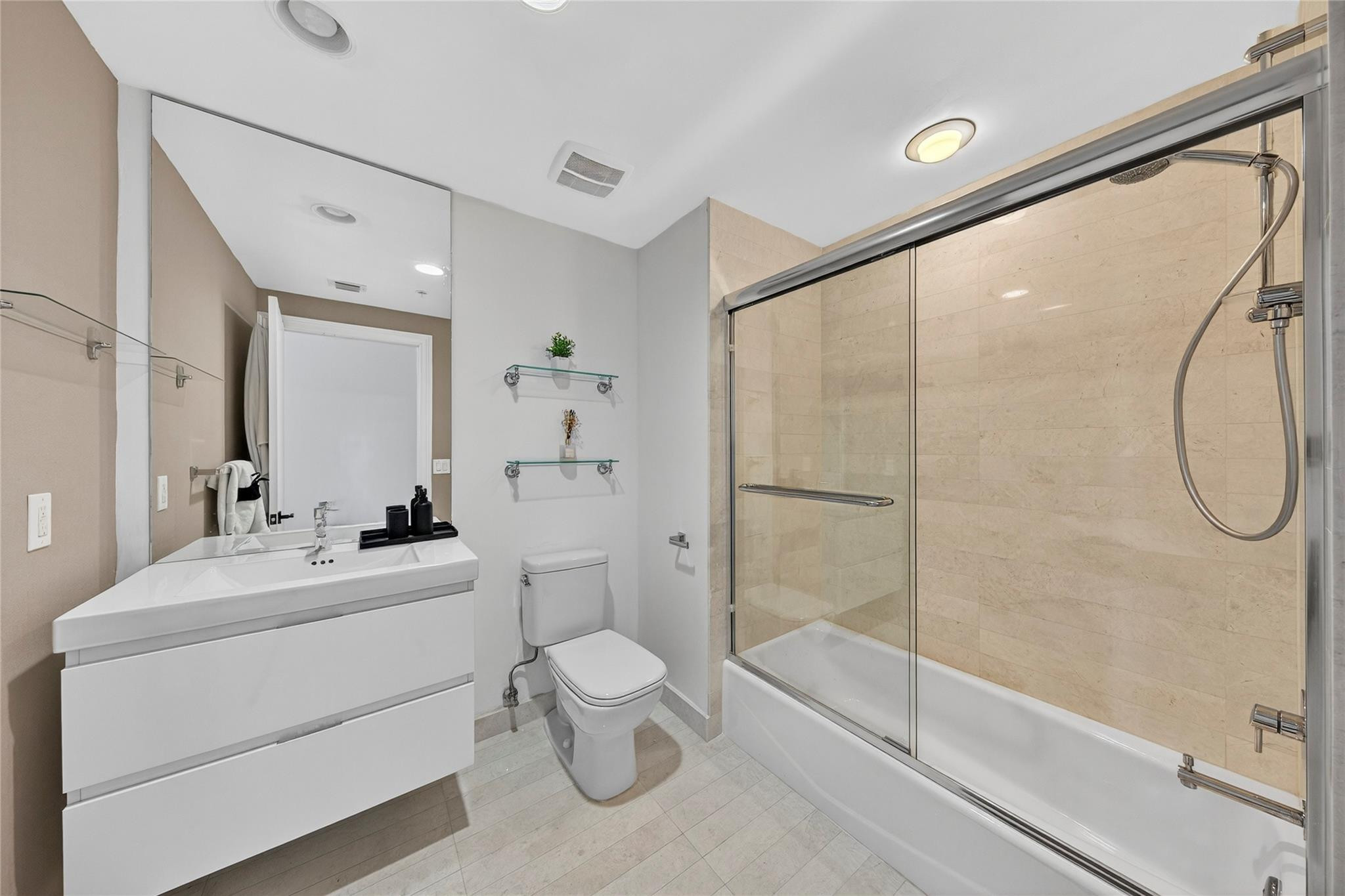 17301 Biscayne #506 North Miami Beach, FL 33160