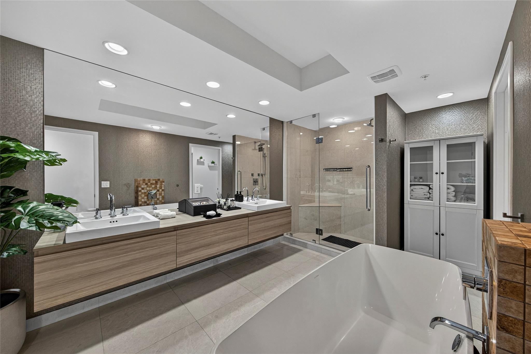 17301 Biscayne #506 North Miami Beach, FL 33160