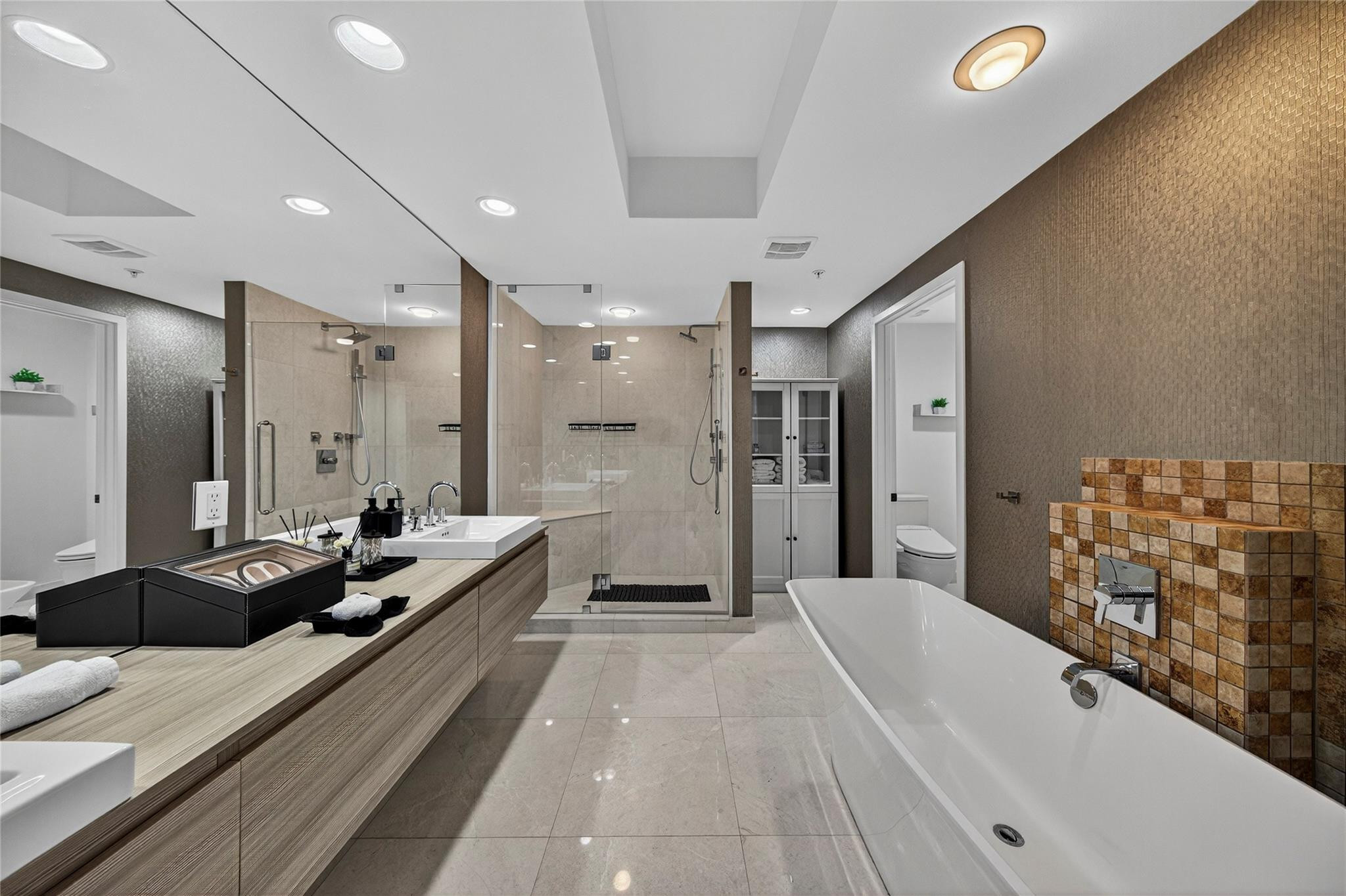 17301 Biscayne #506 North Miami Beach, FL 33160