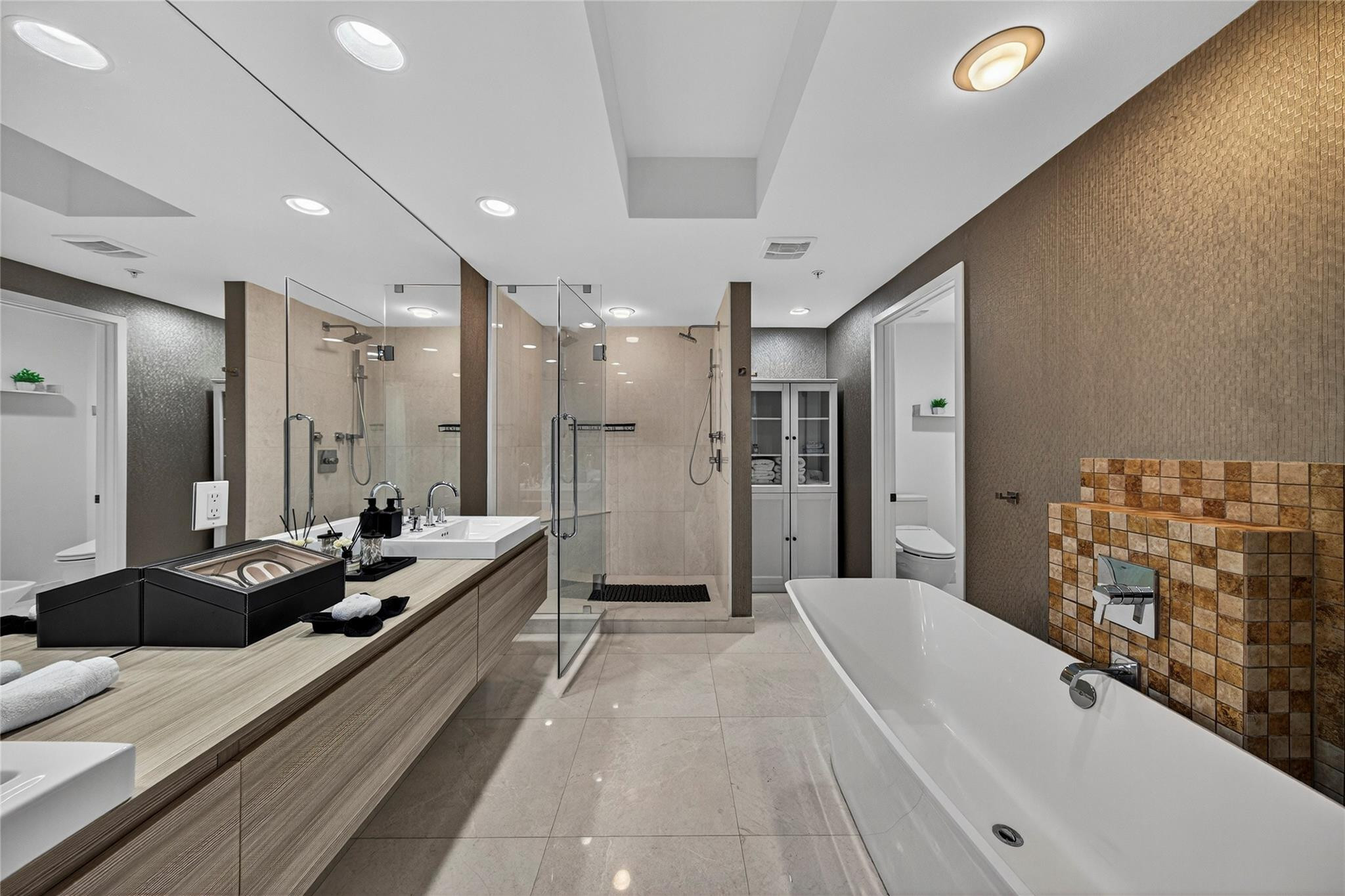 17301 Biscayne #506 North Miami Beach, FL 33160