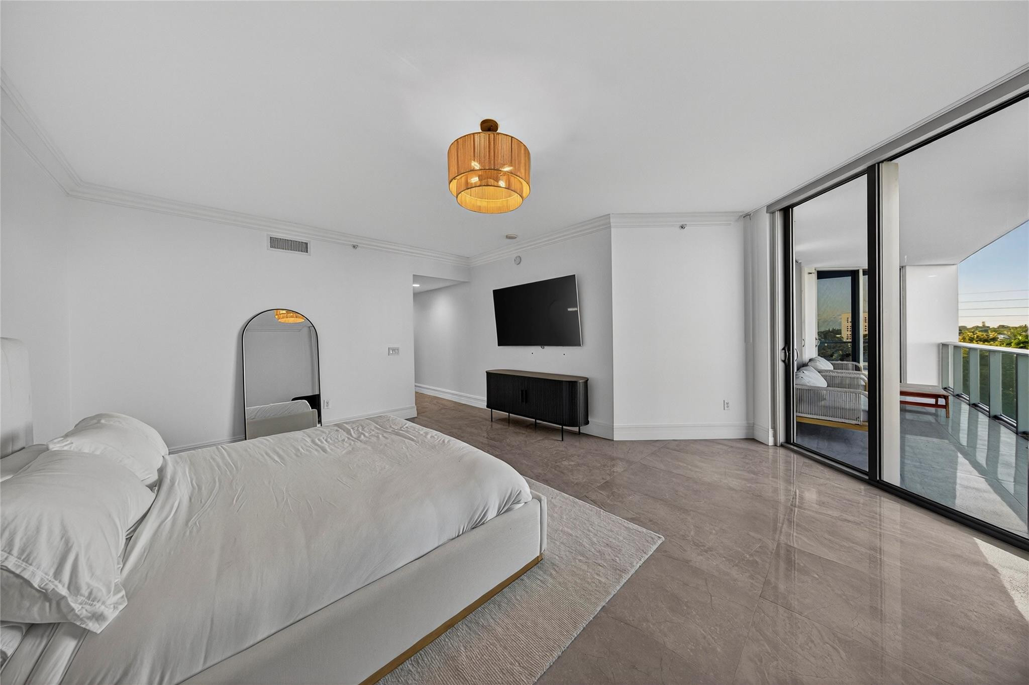 17301 Biscayne #506 North Miami Beach, FL 33160
