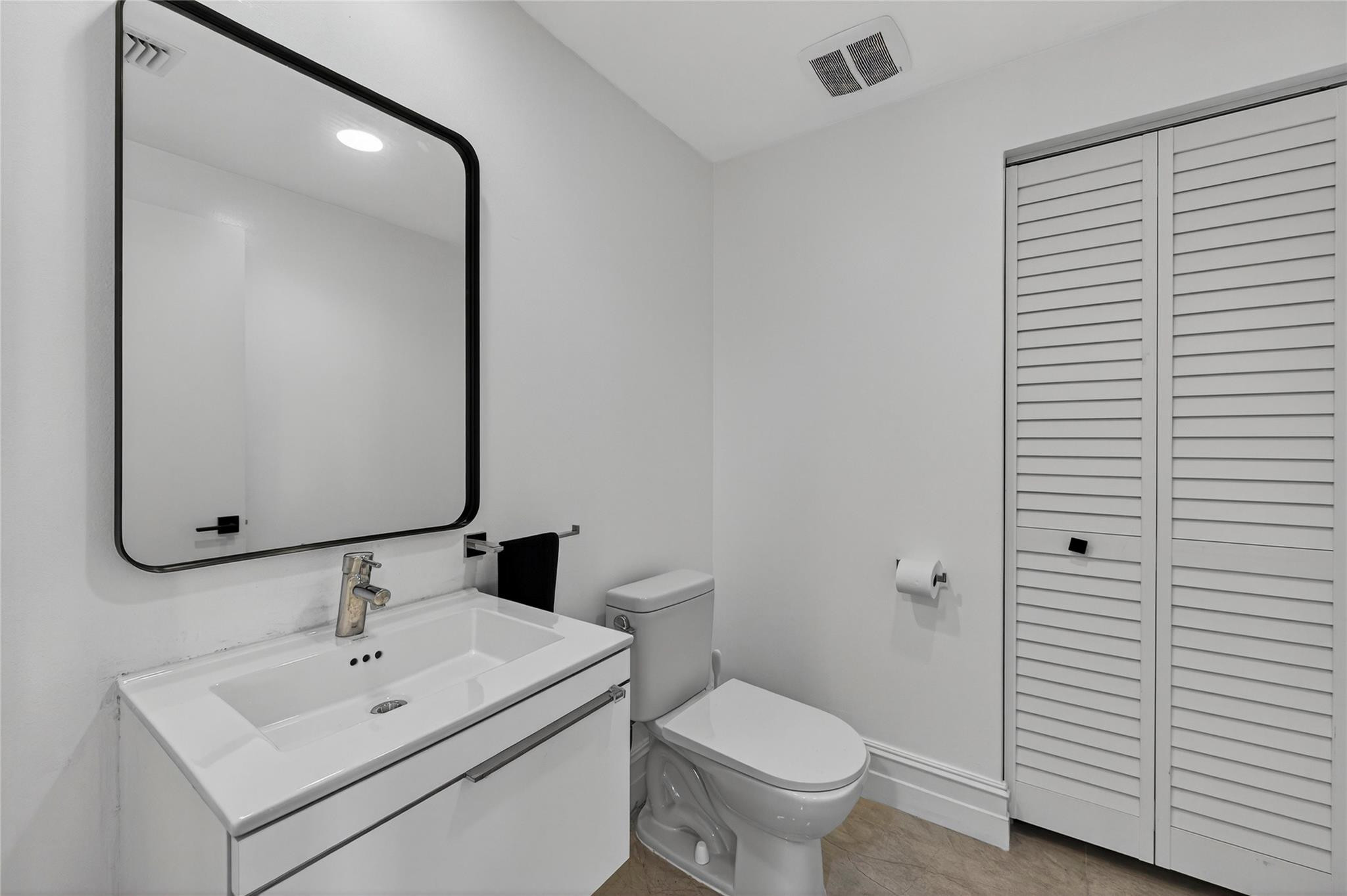 17301 Biscayne #506 North Miami Beach, FL 33160