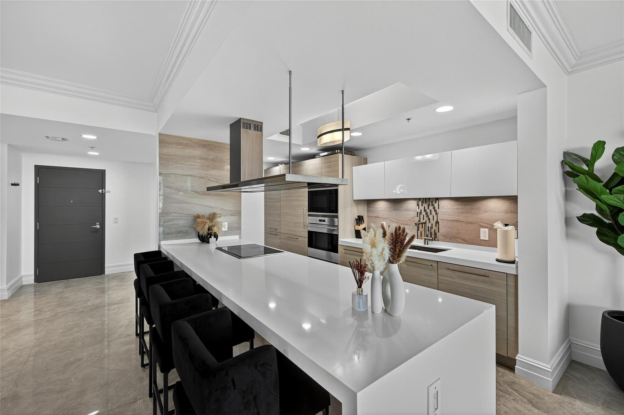 17301 Biscayne #506 North Miami Beach, FL 33160