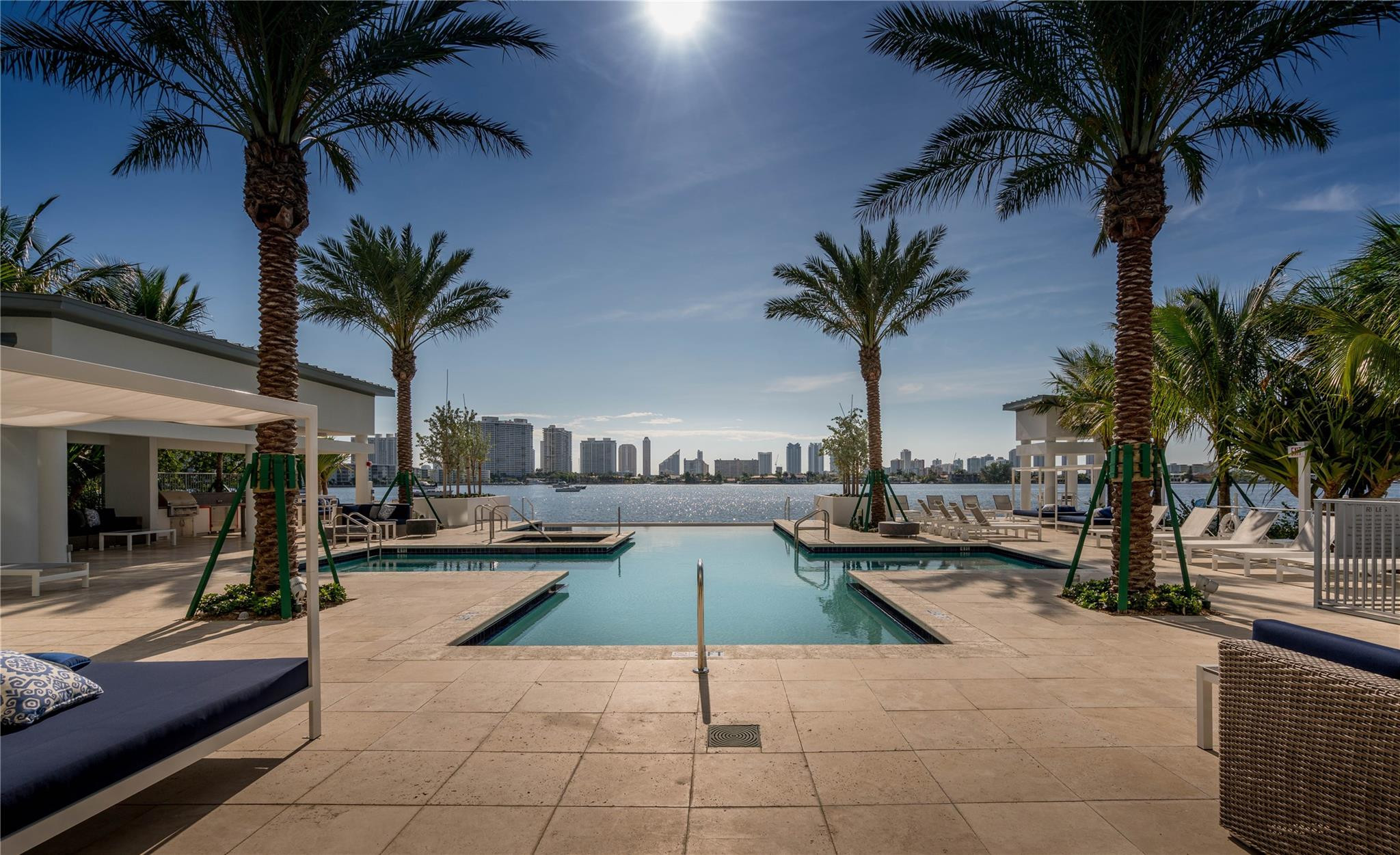 17301 Biscayne #506 North Miami Beach, FL 33160