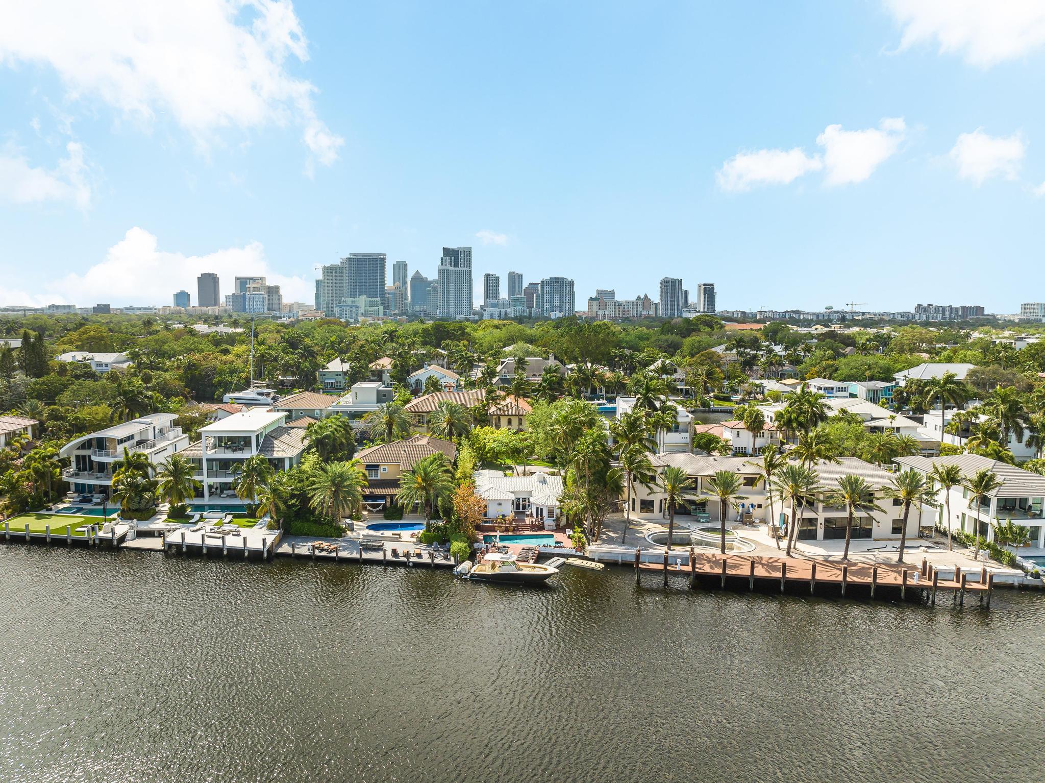 124 S Gordon Rd Fort Lauderdale, FL 33301