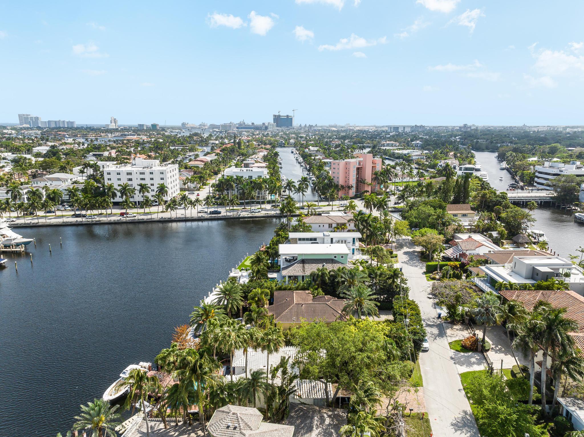 124 S Gordon Rd Fort Lauderdale, FL 33301