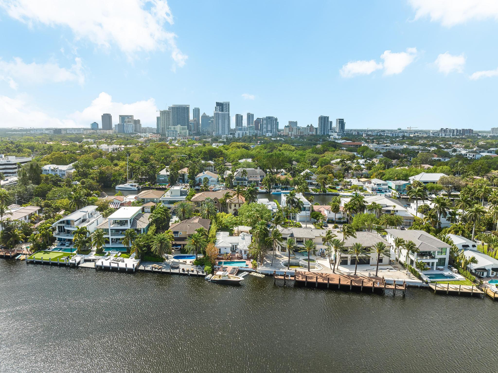 124 S Gordon Rd Fort Lauderdale, FL 33301