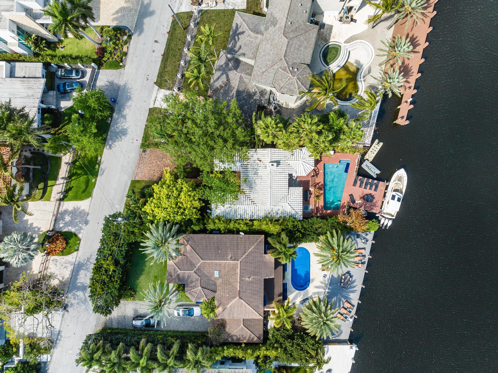 124 S Gordon Rd Fort Lauderdale, FL 33301