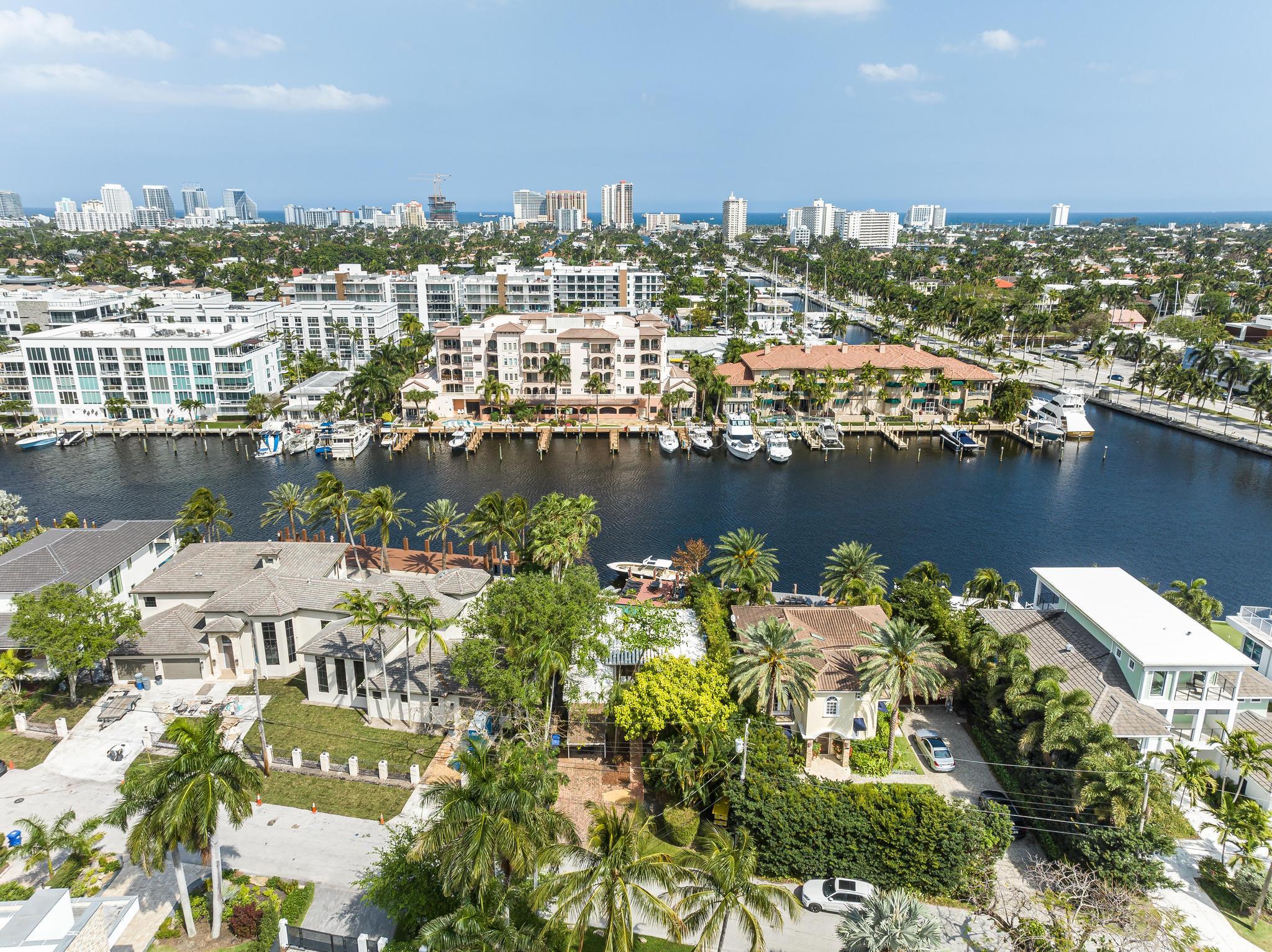 124 S Gordon Rd Fort Lauderdale, FL 33301