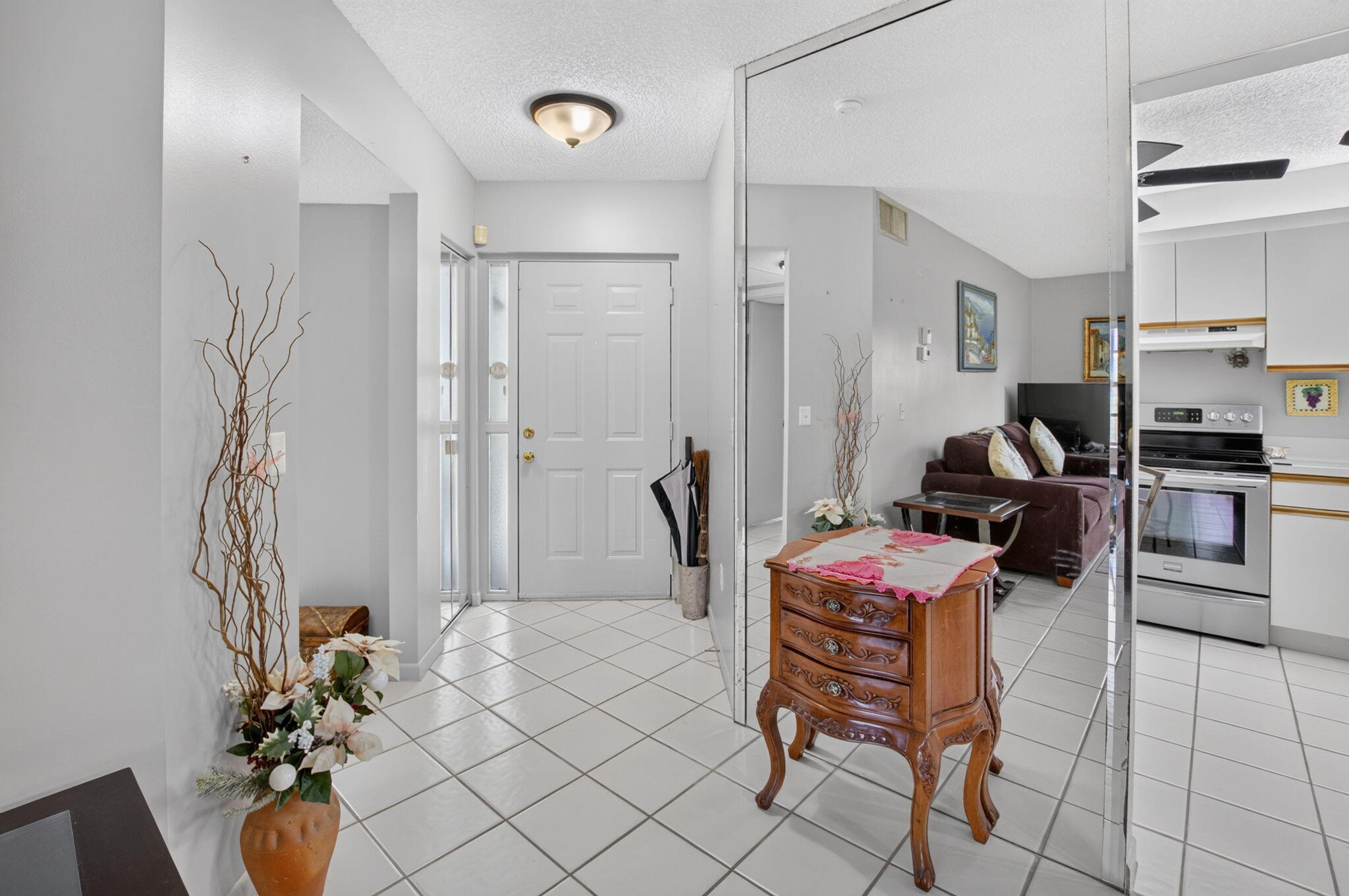 5267 Europa Dr #C Boynton Beach, FL 33437