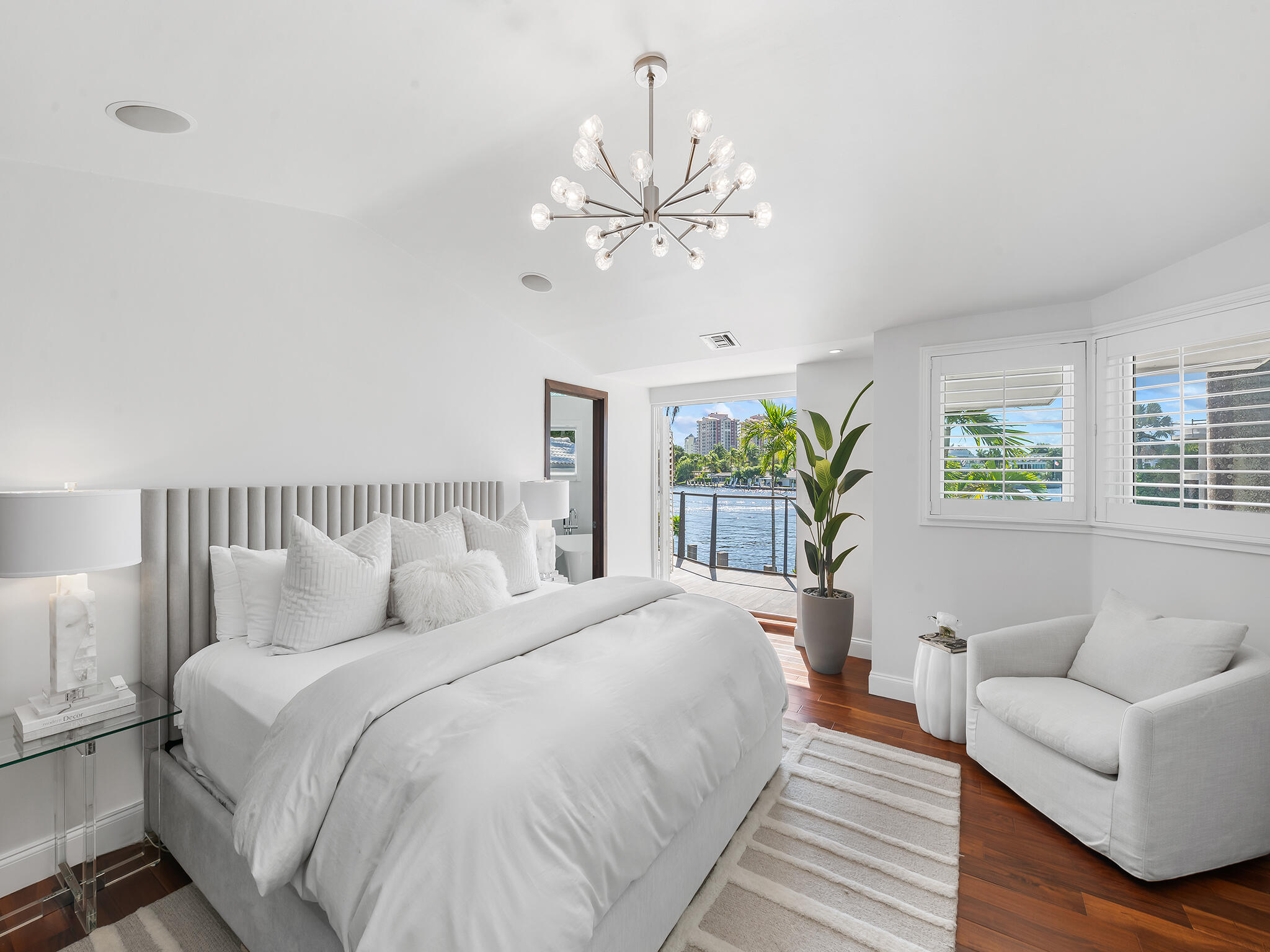 2880 NE 24th Pl Fort Lauderdale, FL 33305