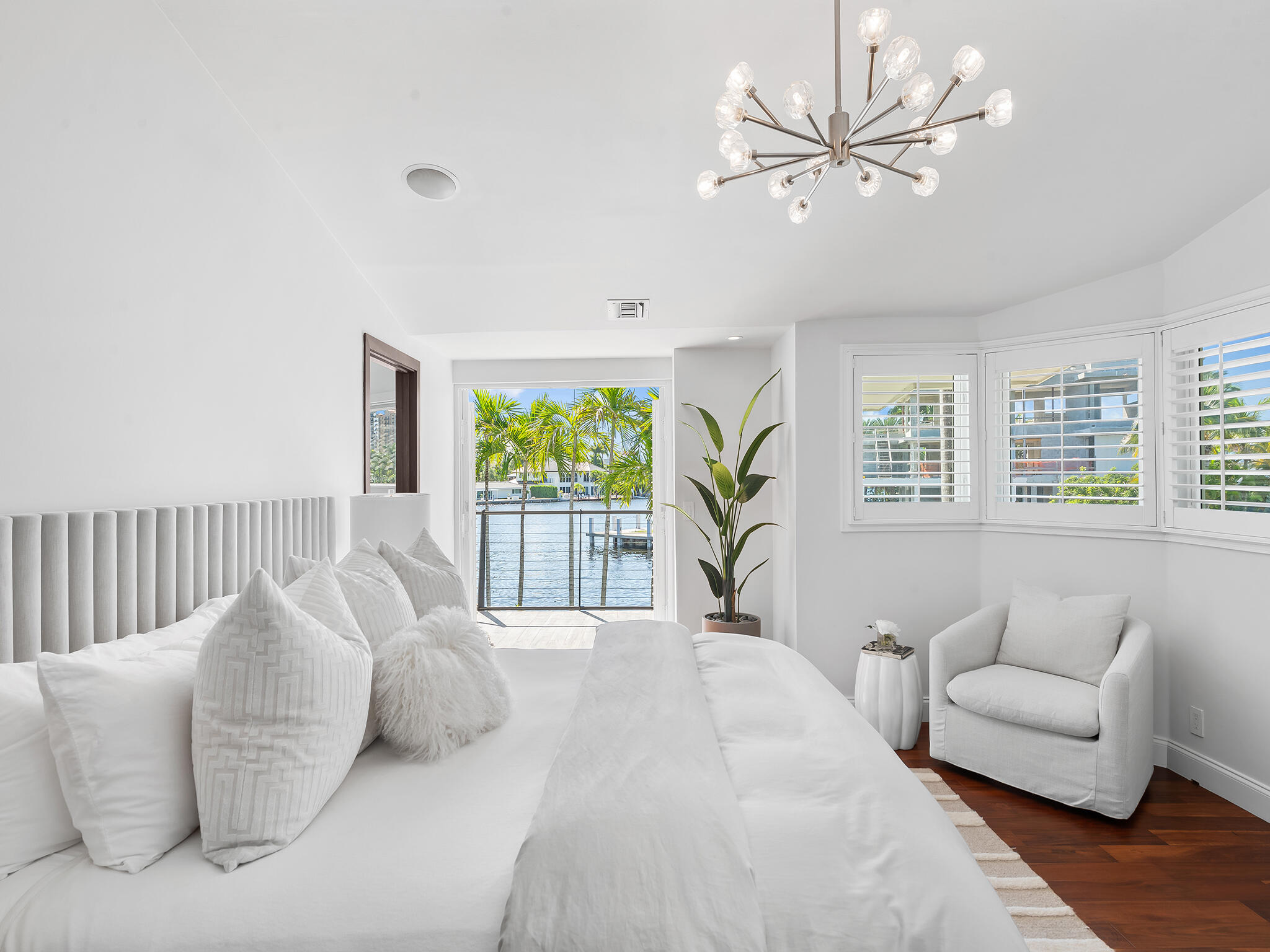 2880 NE 24th Pl Fort Lauderdale, FL 33305