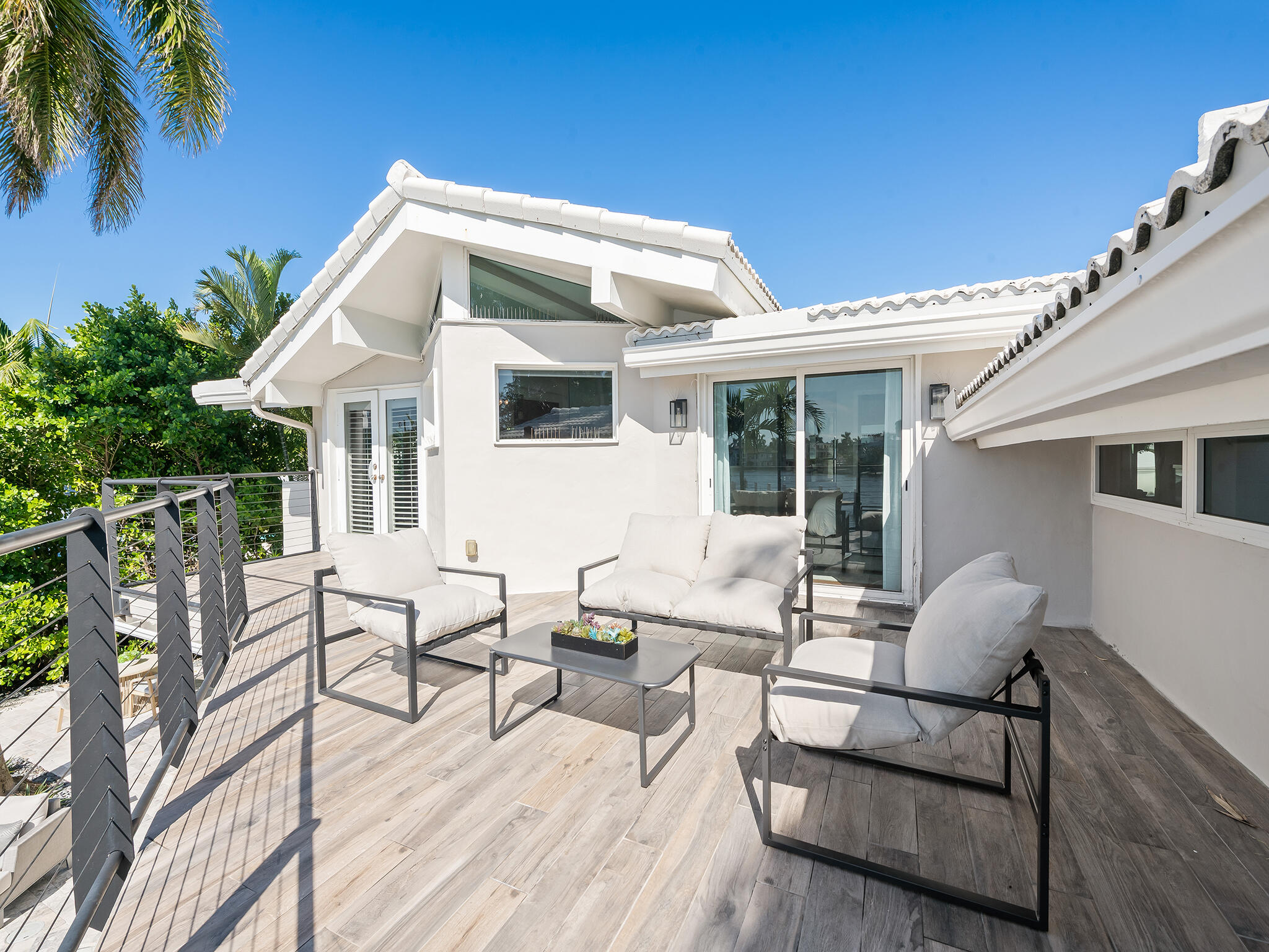 2880 NE 24th Pl Fort Lauderdale, FL 33305