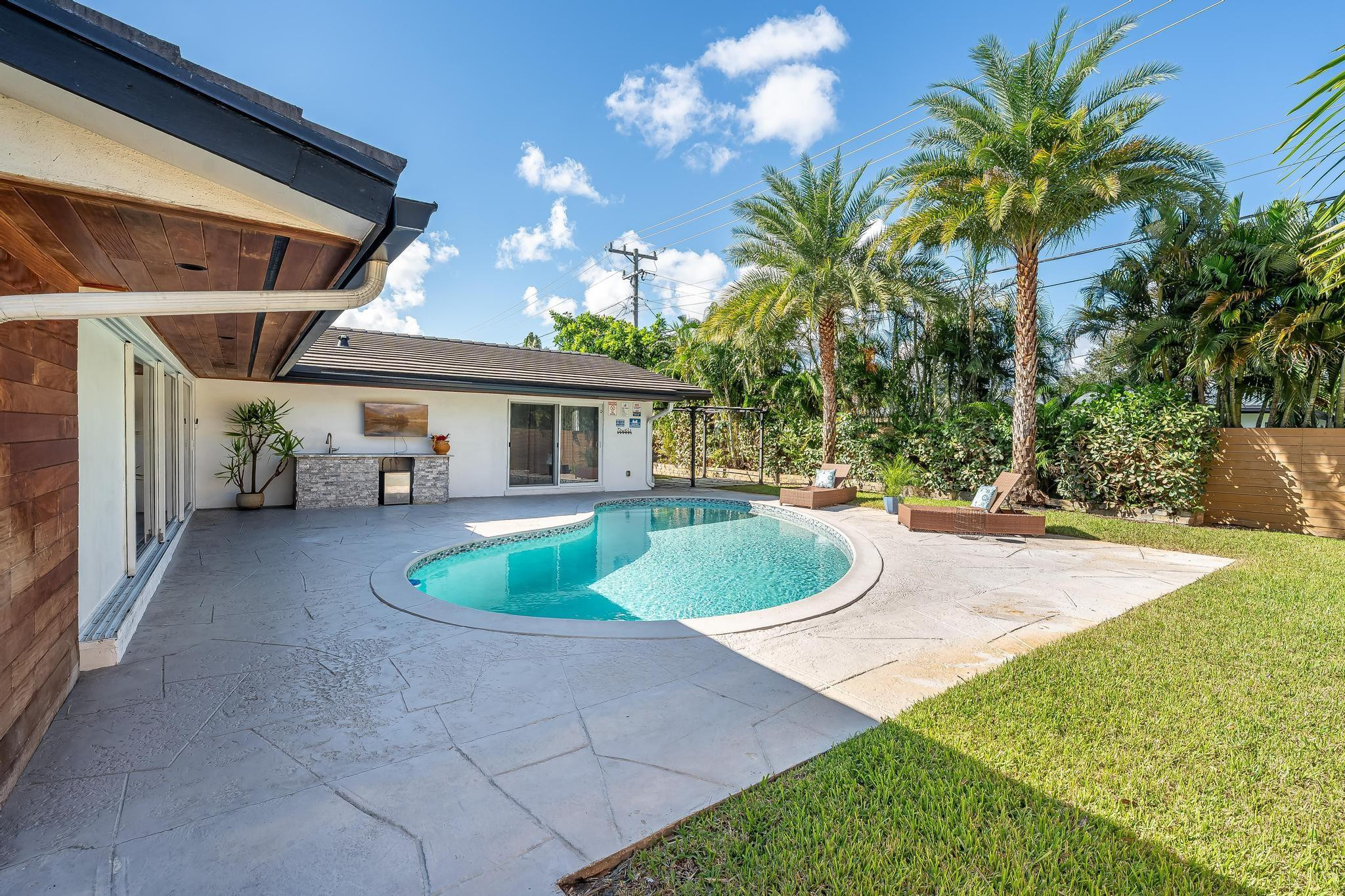2197 NE 61st Ct Fort Lauderdale, FL 33308