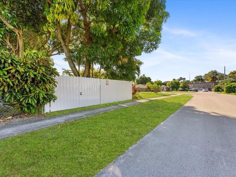 7081 SW 30th St Miramar, FL 33023