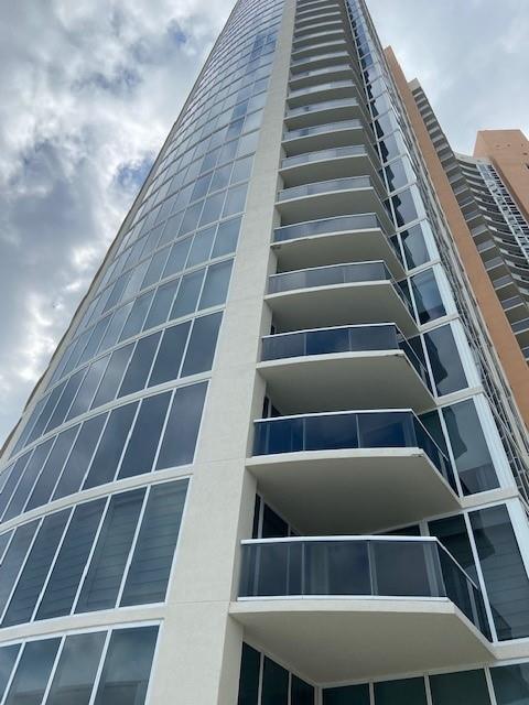 18911 Collins Ave #1807