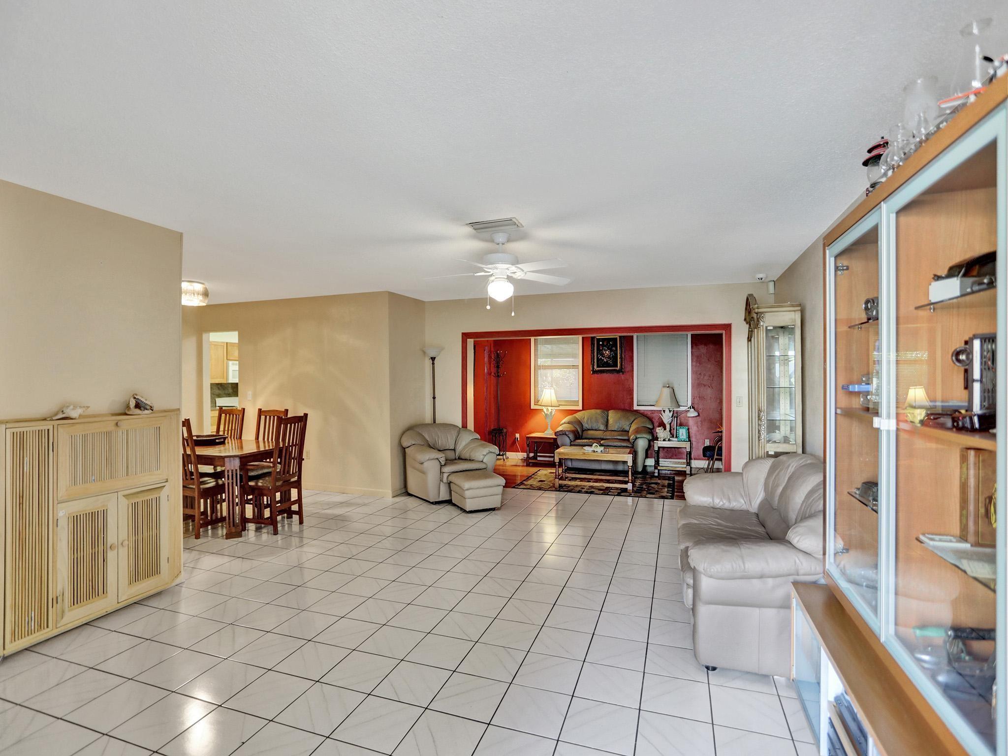 8706 Sheraton Dr