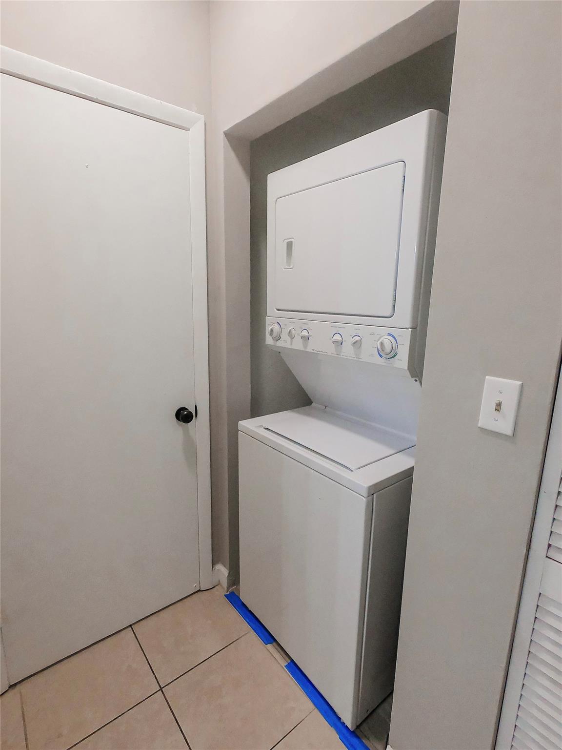 1421 Avon Ln #206,North Lauderdale, FL 33068