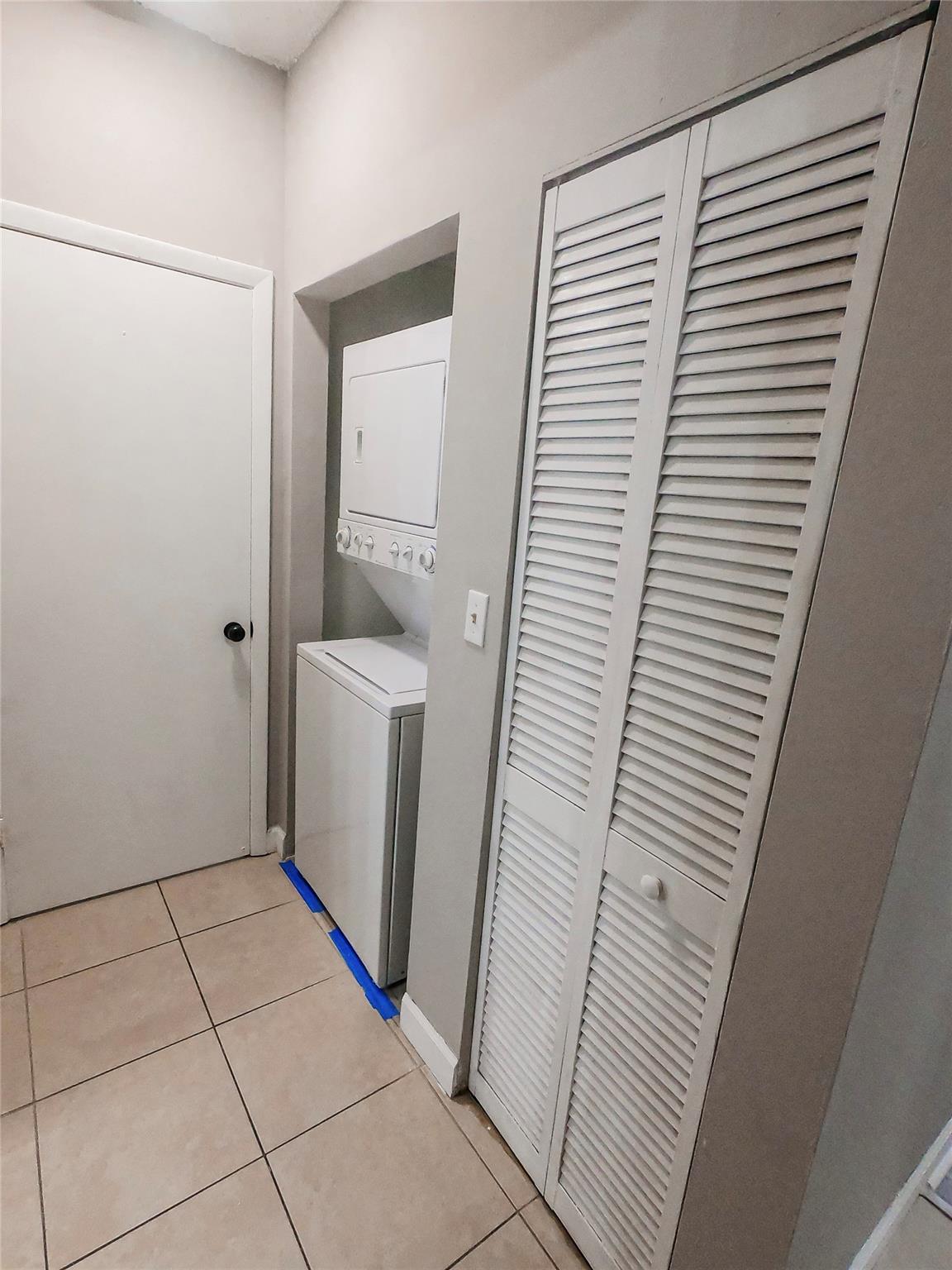 1421 Avon Ln #206,North Lauderdale, FL 33068